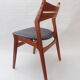 Un lot de deux chaises danoises modele 310 d'Erik Buck, 1960