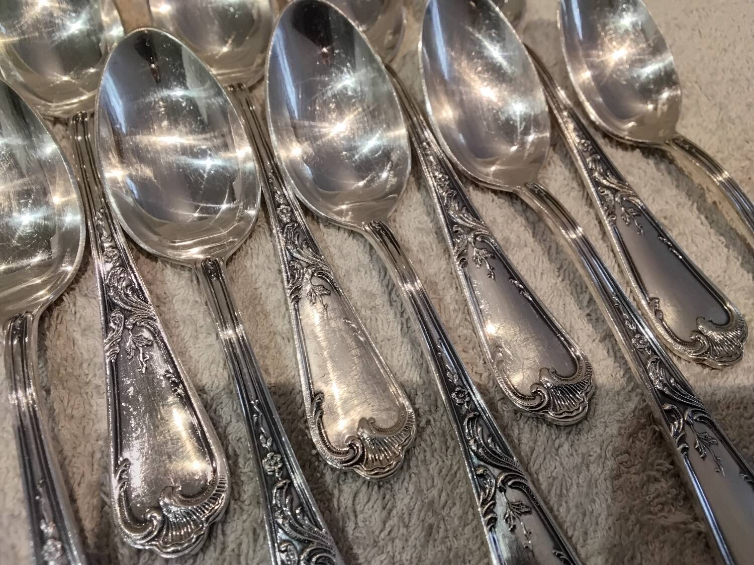 12 silver-plated metal teaspoons, Ercuis silversmith, Louis XV 29