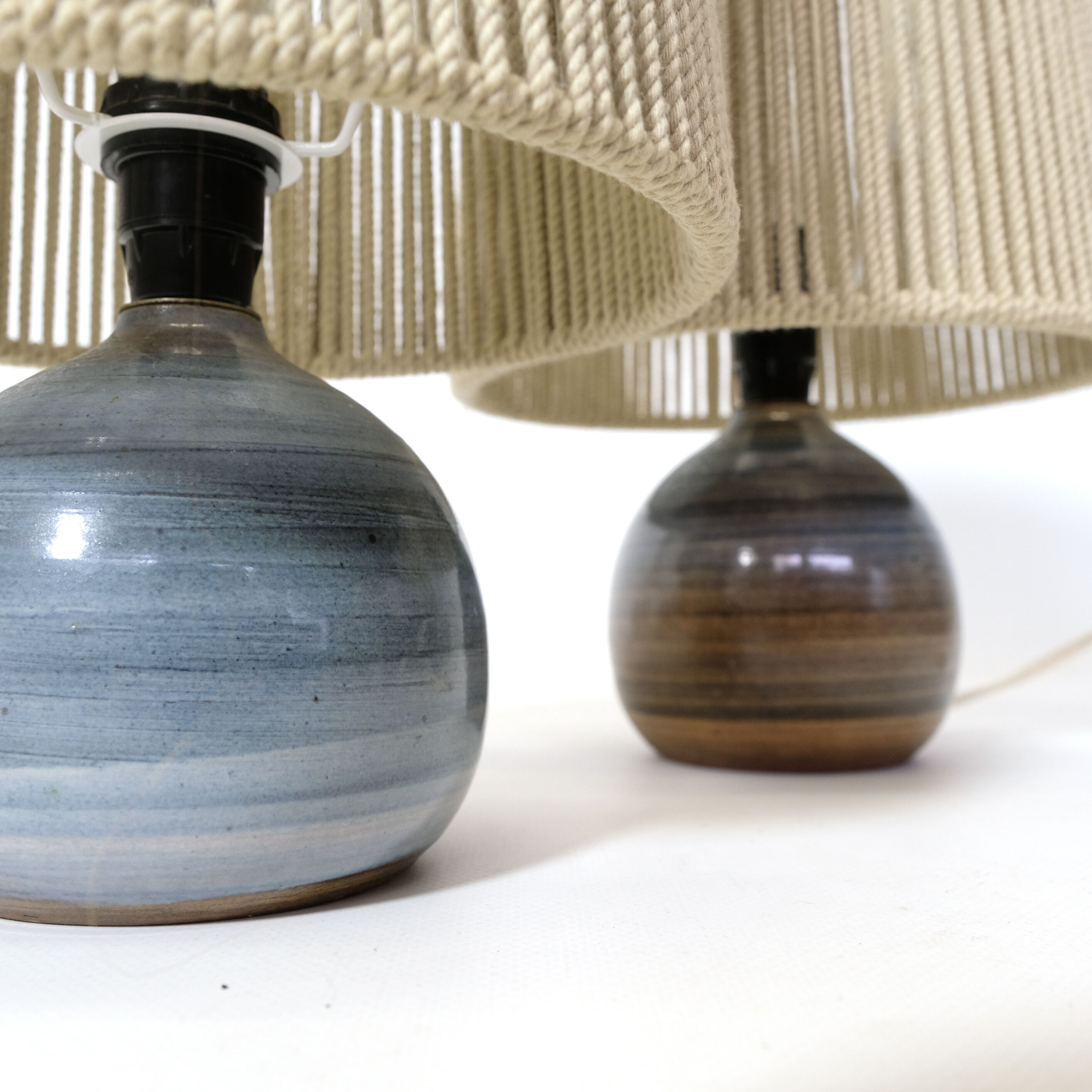 Pair of bedside lamps, rope blinds