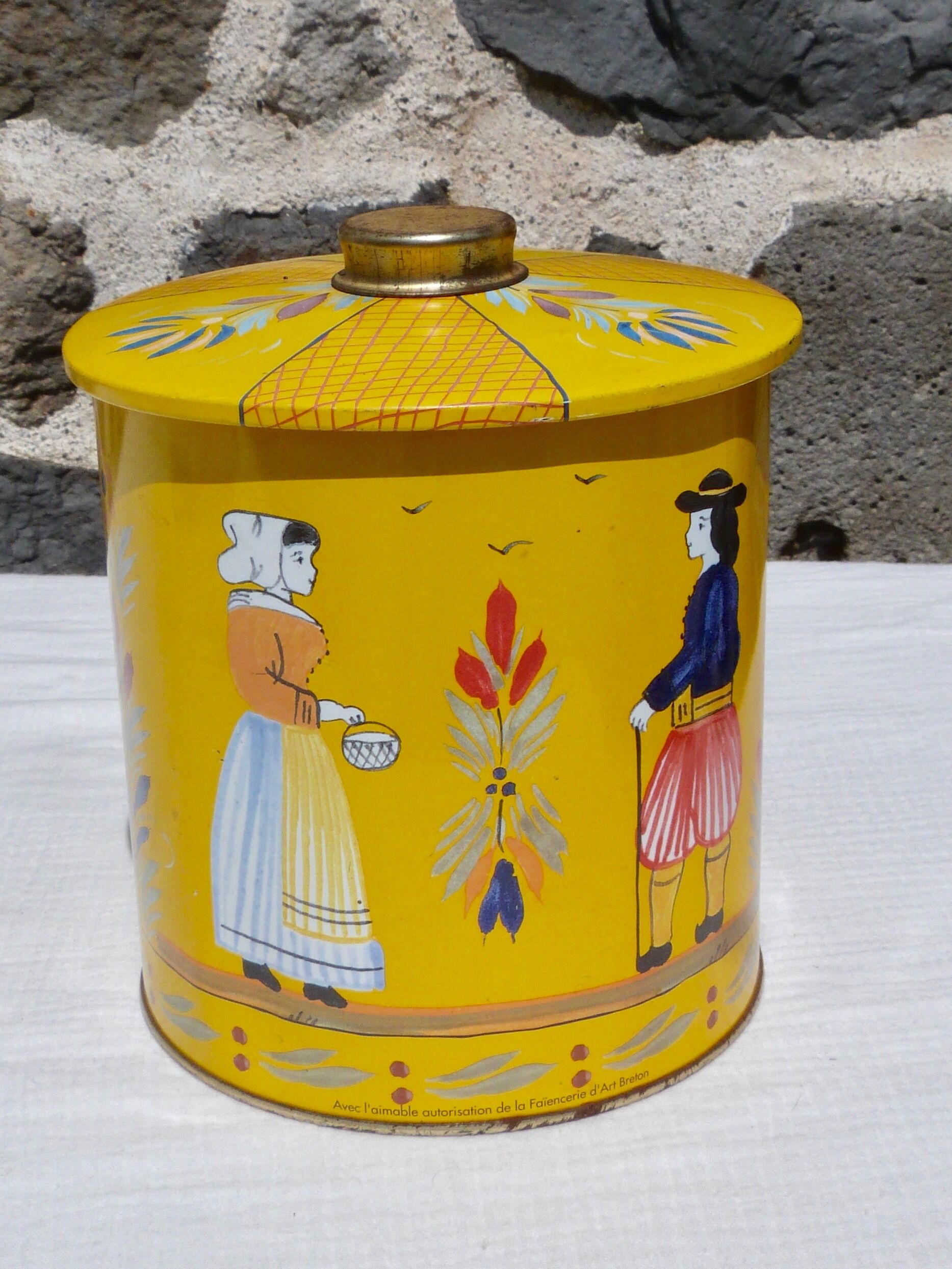 Breton metal box Quimper