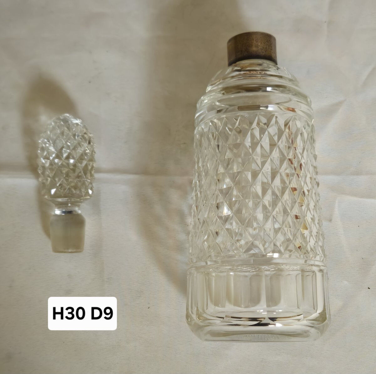 Cut crystal whisky carafe with stopper, Baccarat style.