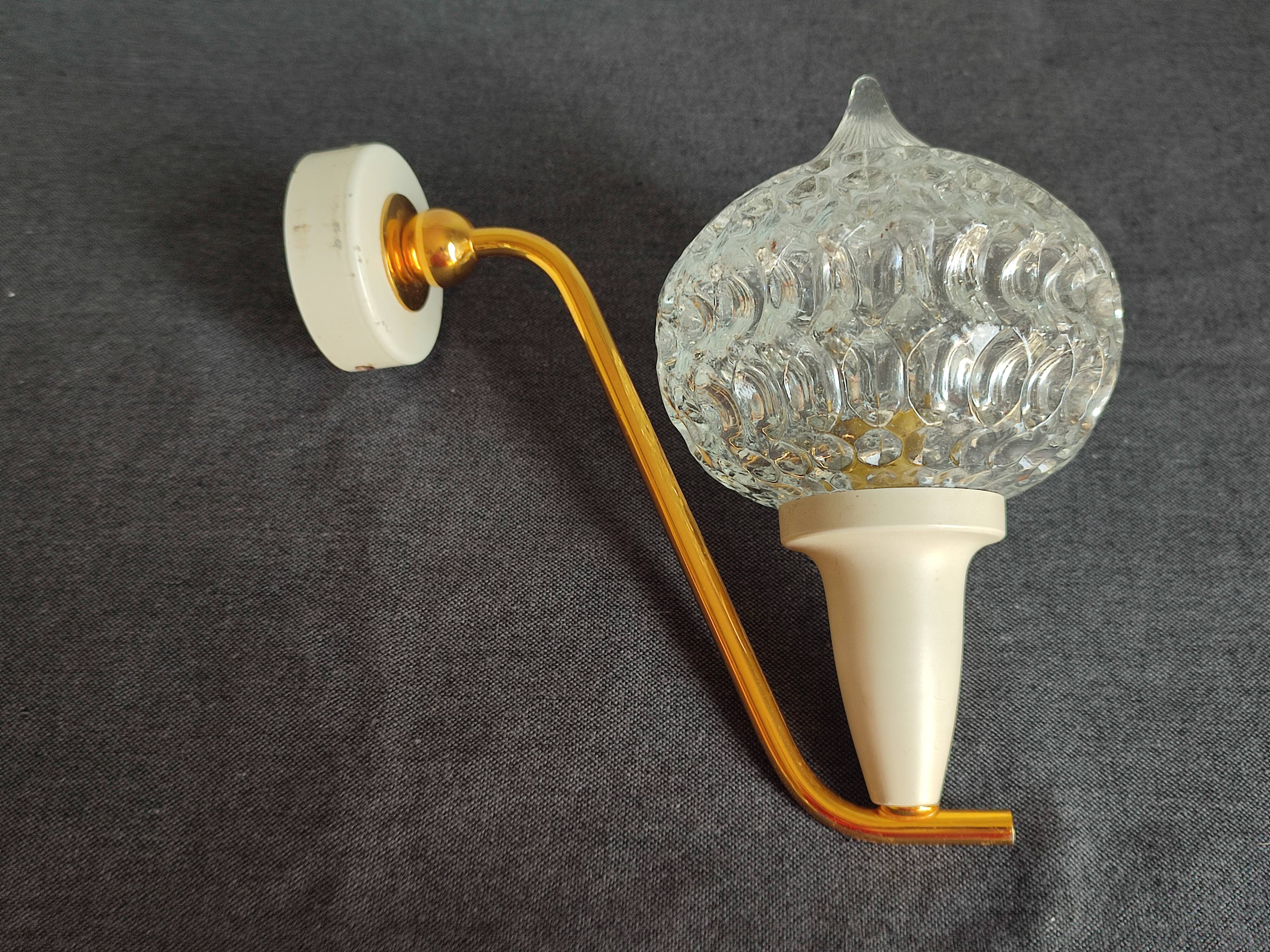 Small wall lamp in brass and vintage glass