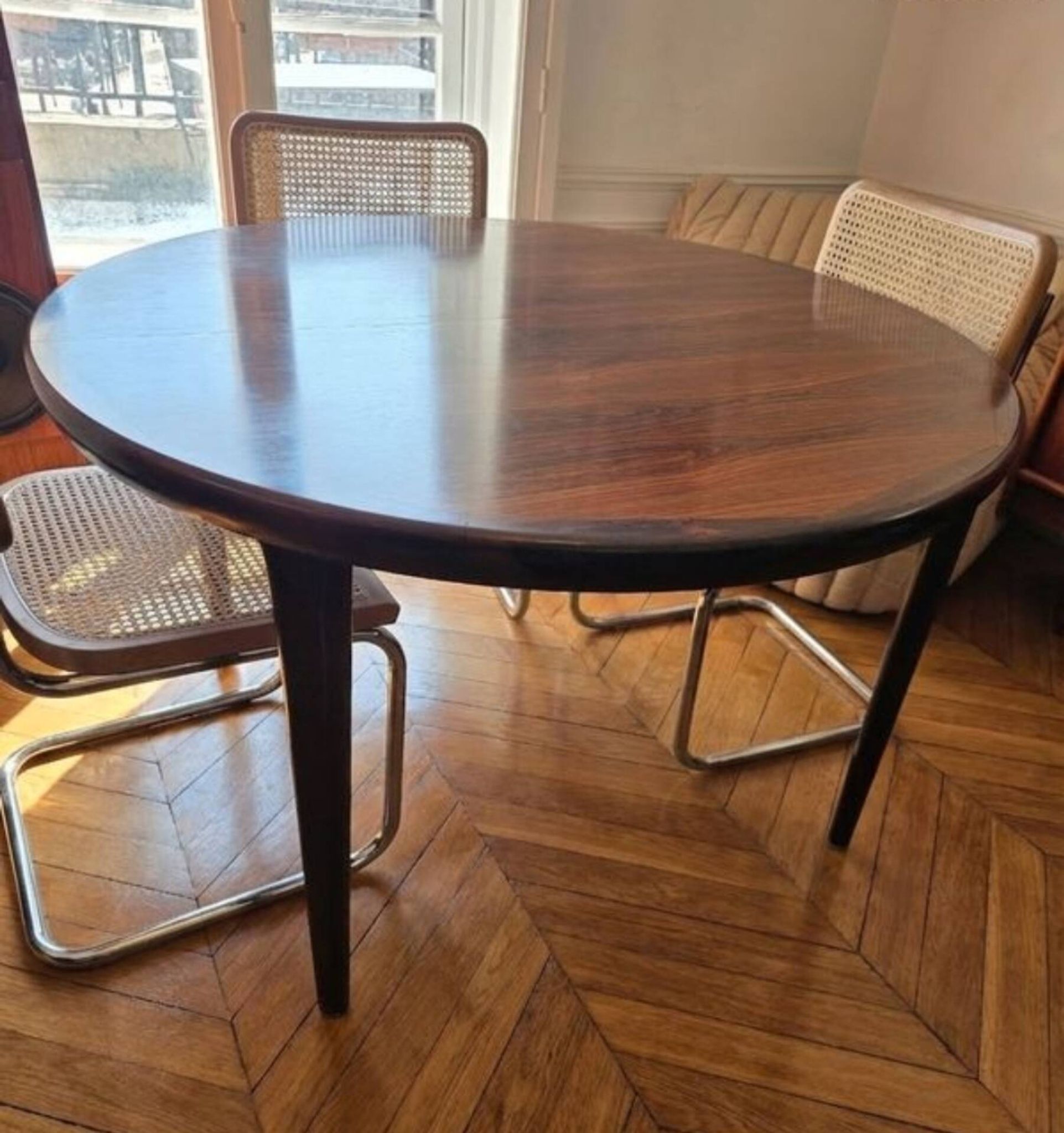 Table ronde par VV Møbler Spottrup extensible en bois de rose