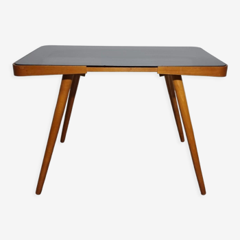 Table basse par Jiri Jiroutek