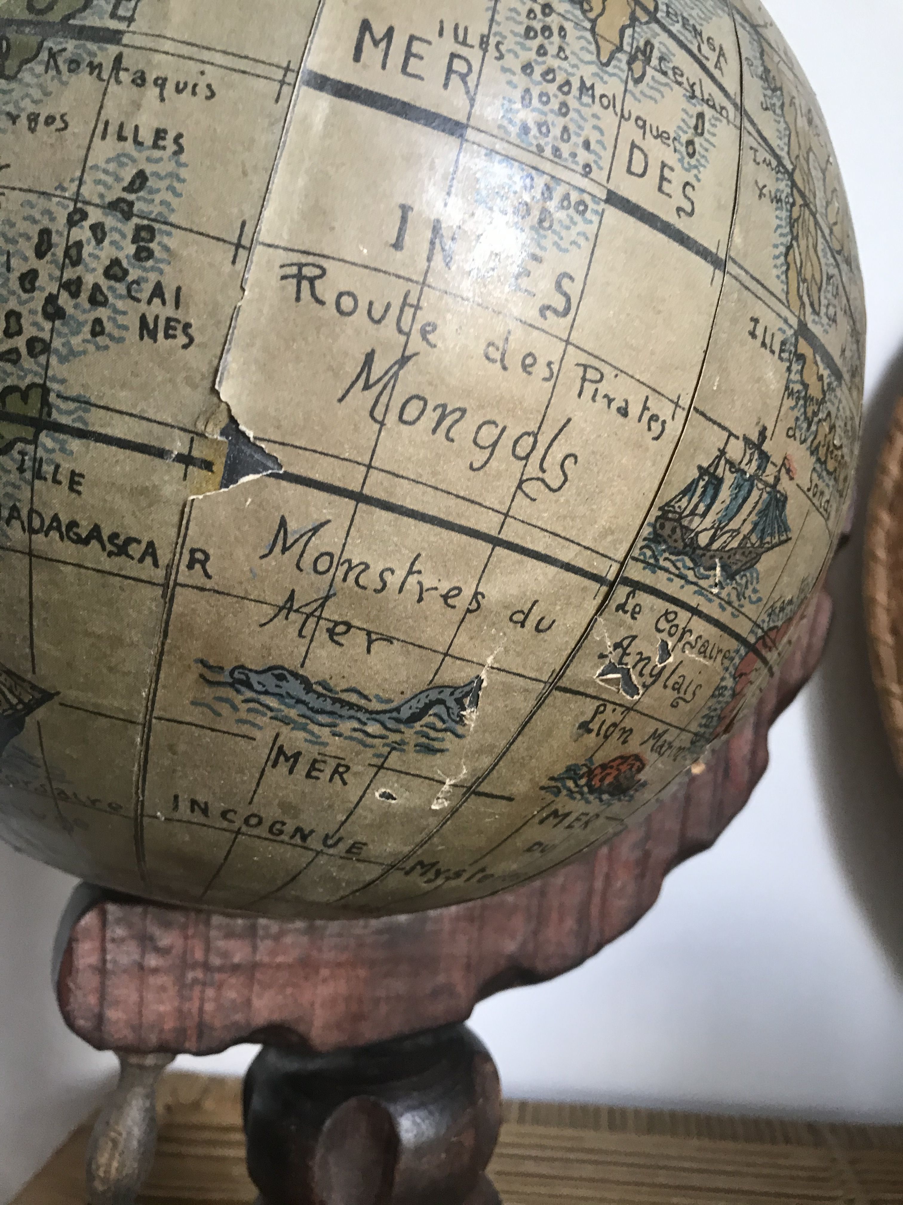 Globe paper map of the discoveries of 1634 edited first part of the 20th