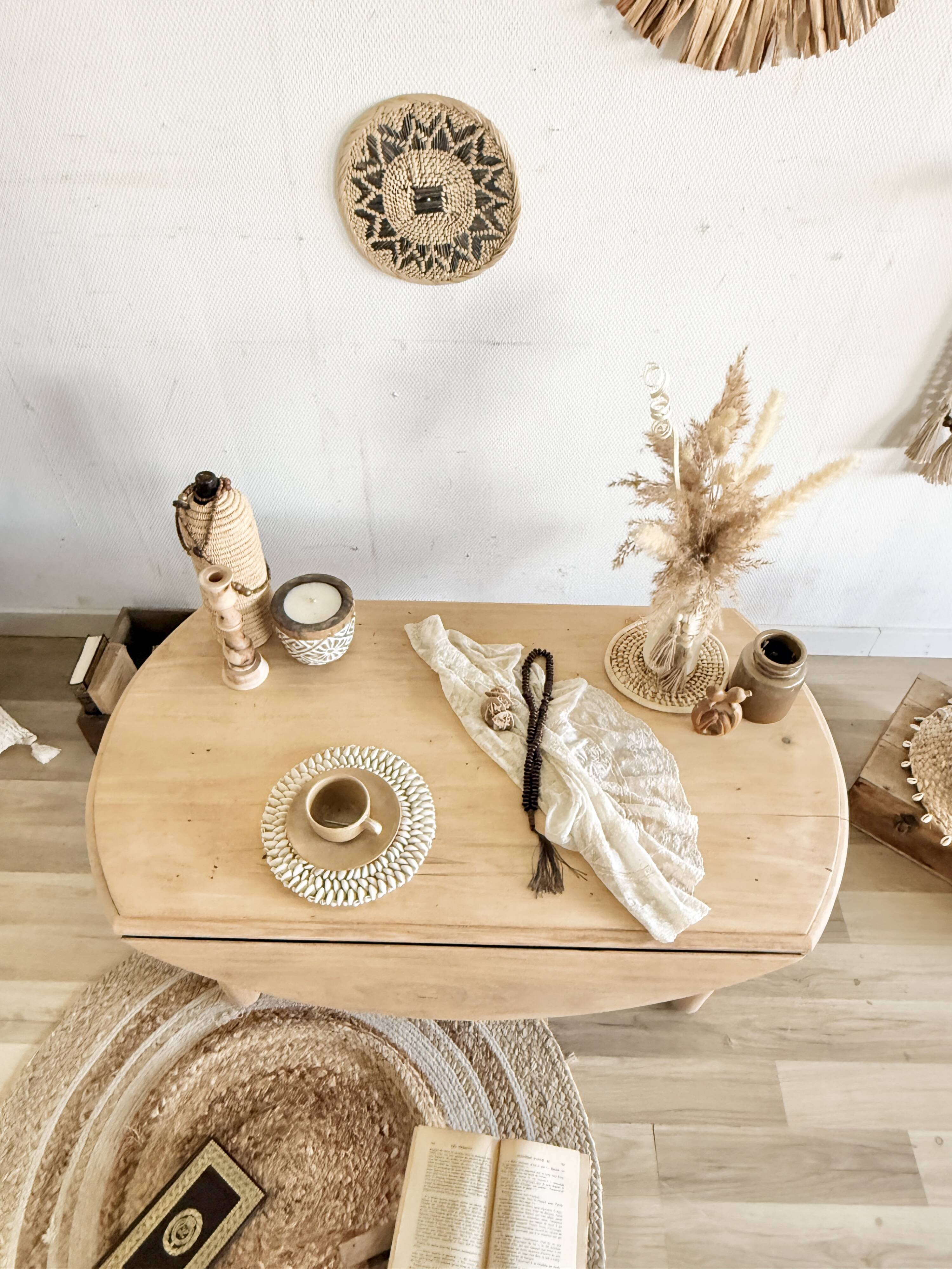 Folding coffee table