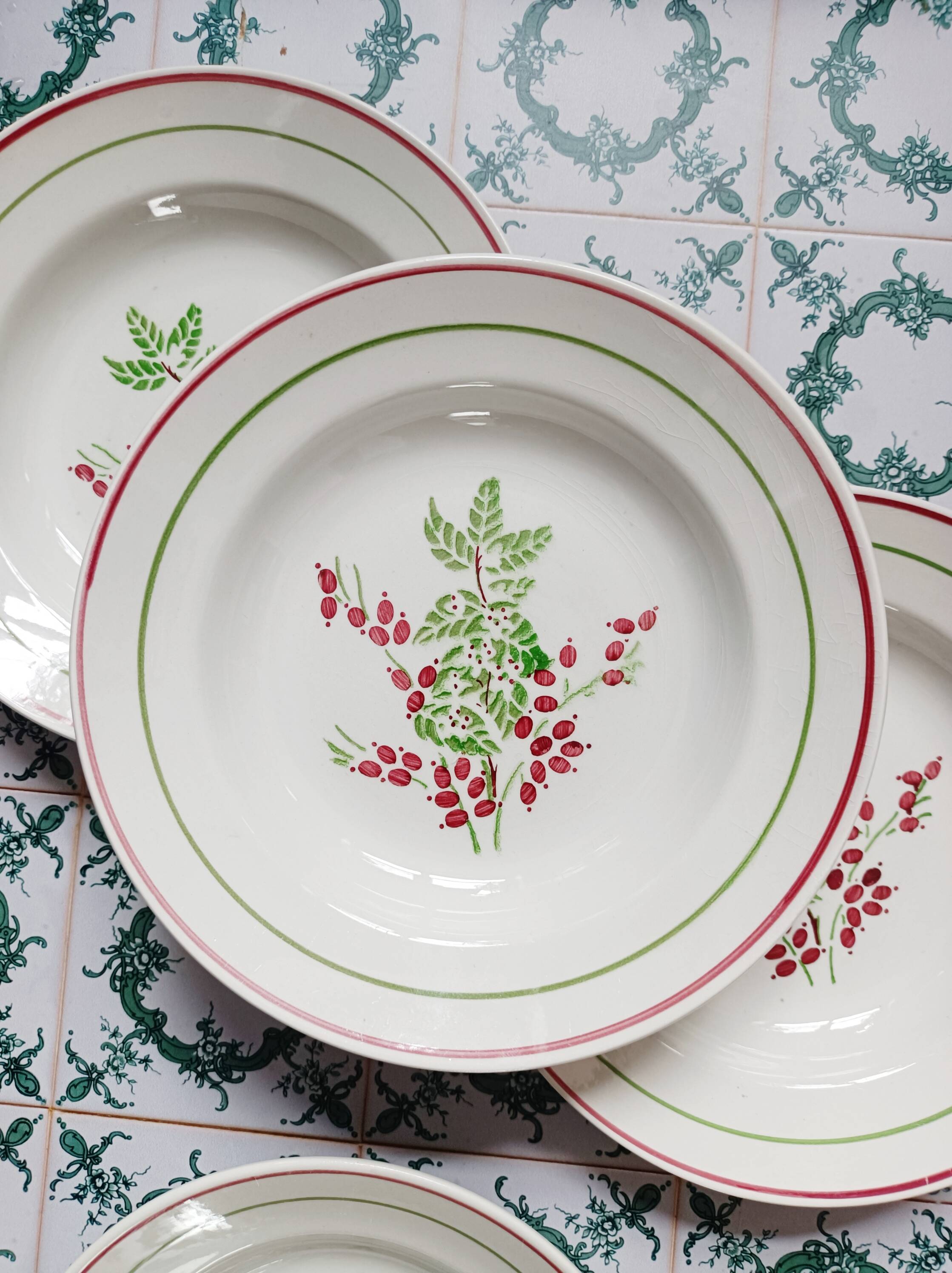 Set of 4 Lunéville KG soup plates, coffee leaves