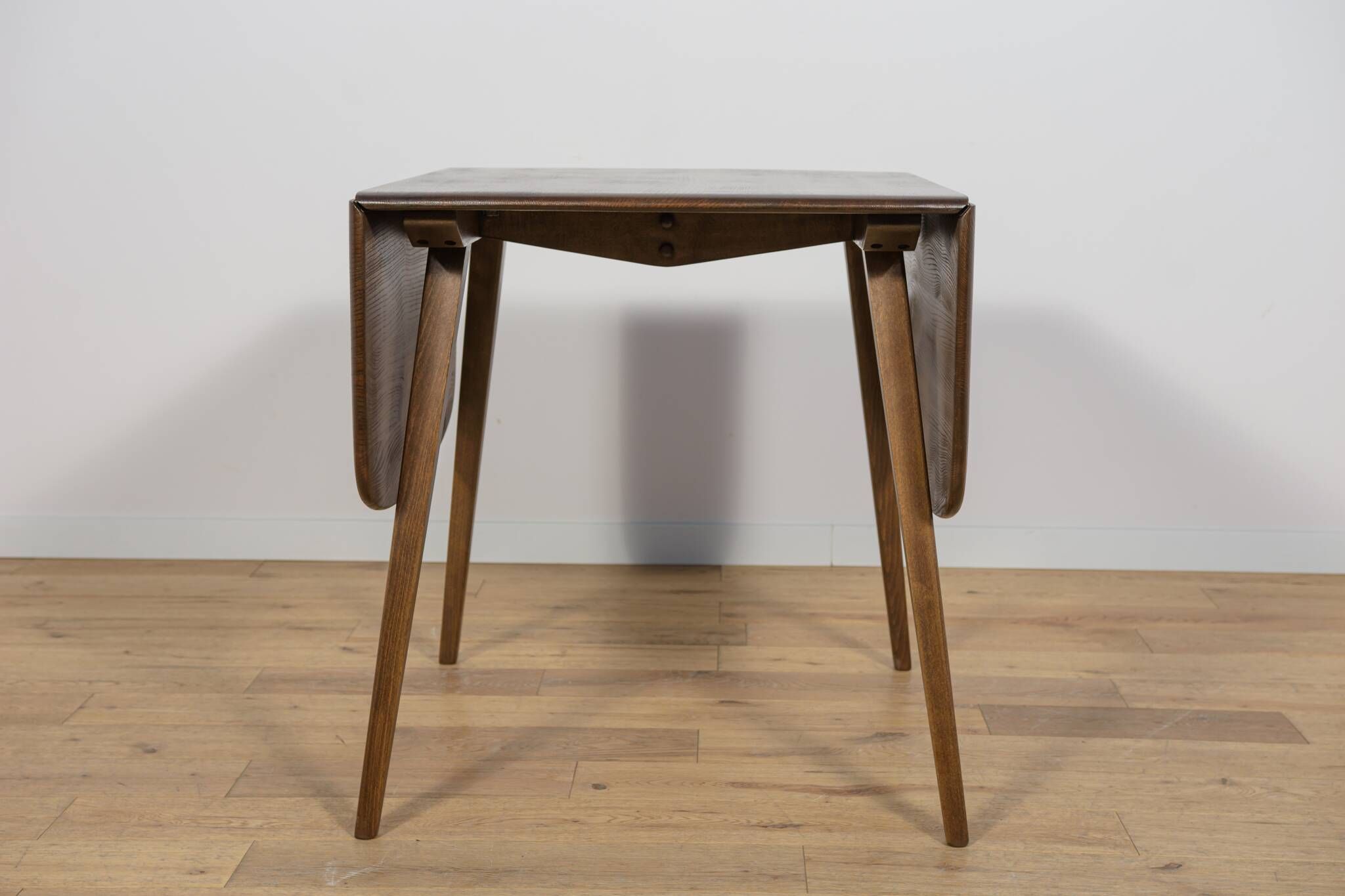 Table à manger Goldsmith Series par Lucian Ercolani pour Ercol, Royaume-Uni