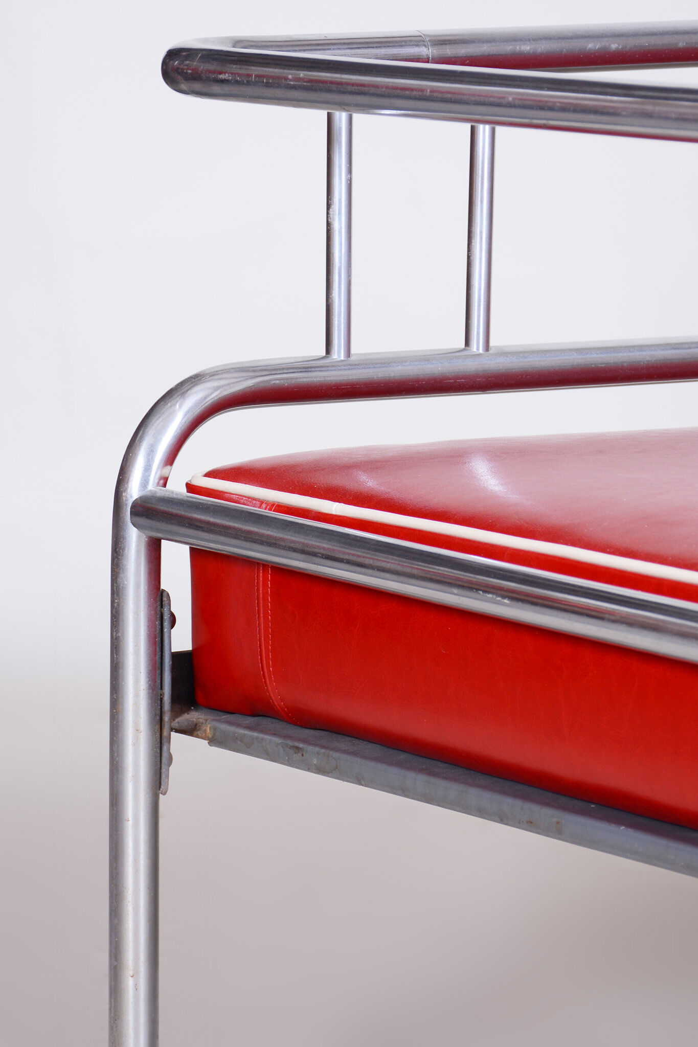 Fully restored red bauhaus sofa, high-quality leather, tubular chrome, 1930s