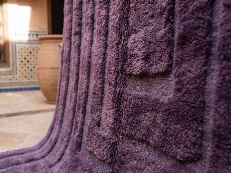 Handmade pure wool rug, size 200/300 cm.