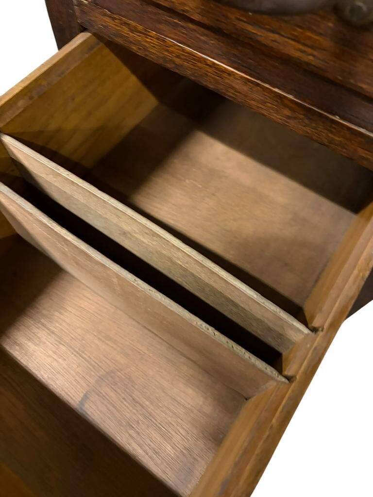 Bureau américain vintage en bois avec volet roulant