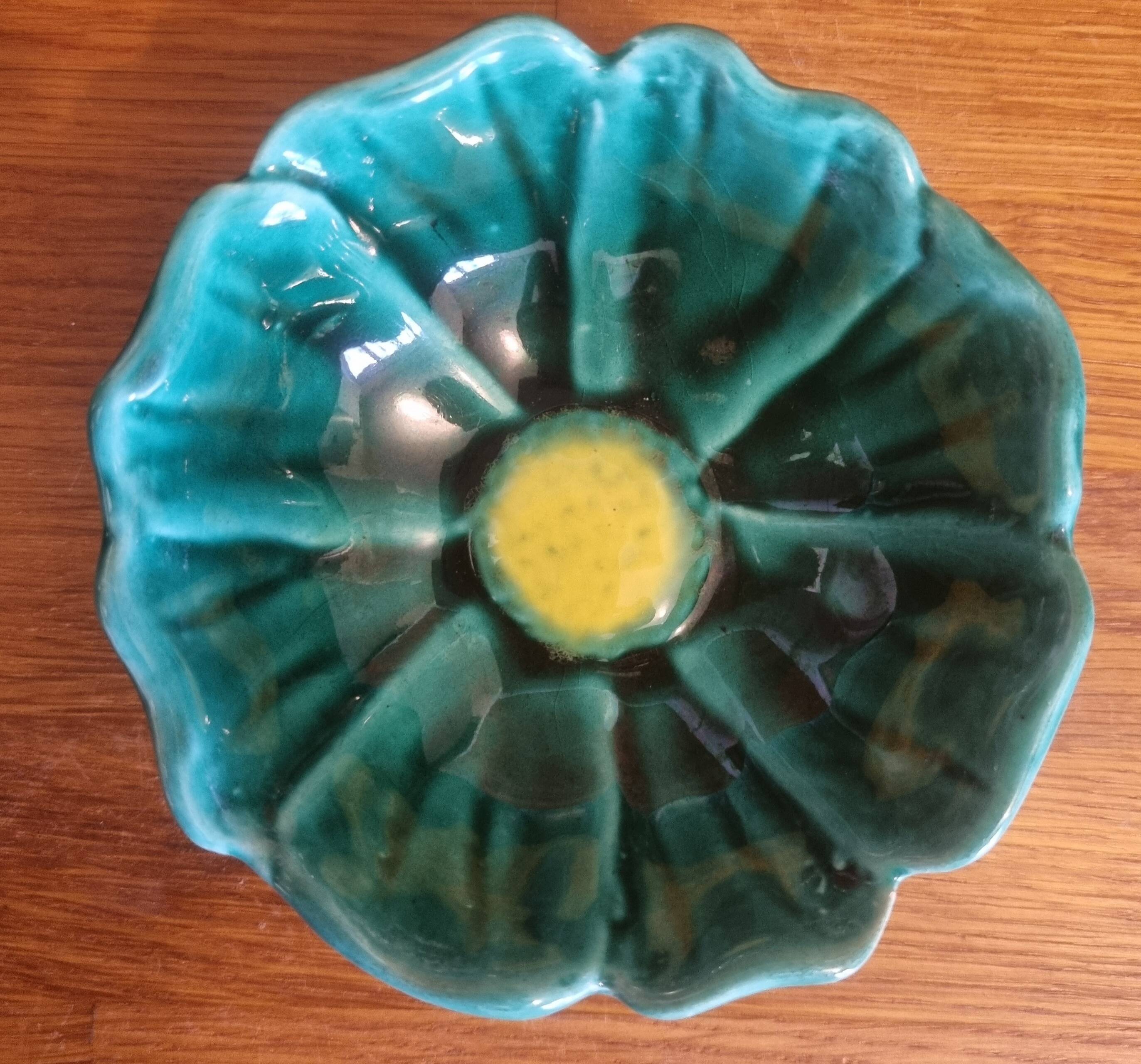 Vintage Slush Cup Green Flower Yellow Heart