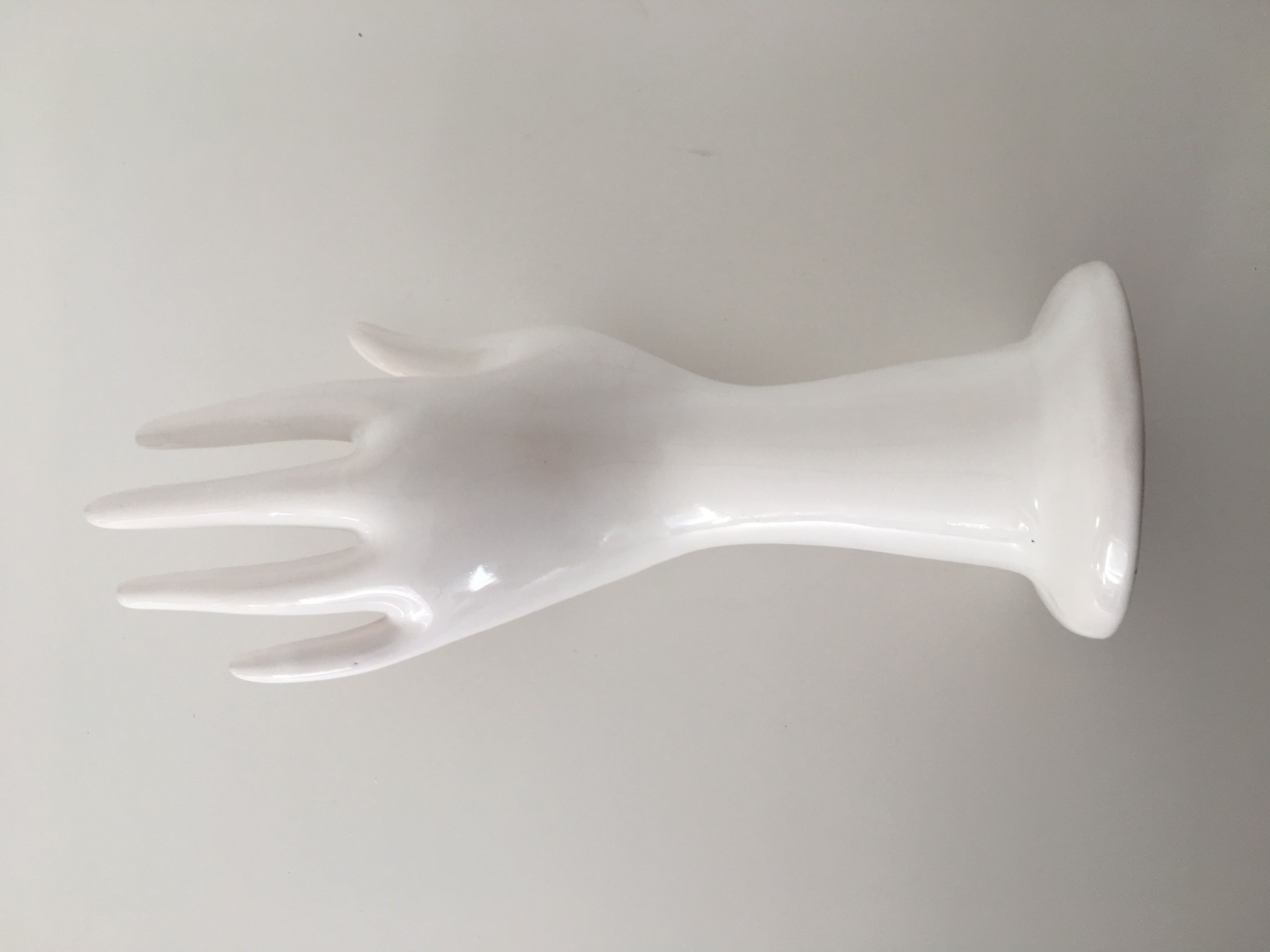 Hand ringed white ceramic 70