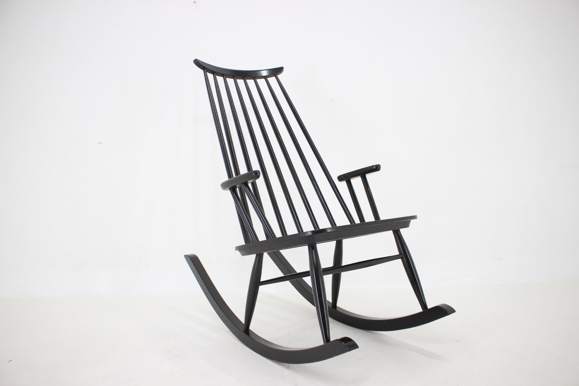 1960s Varjosen Puunjalostus beech rocking chair, Finland