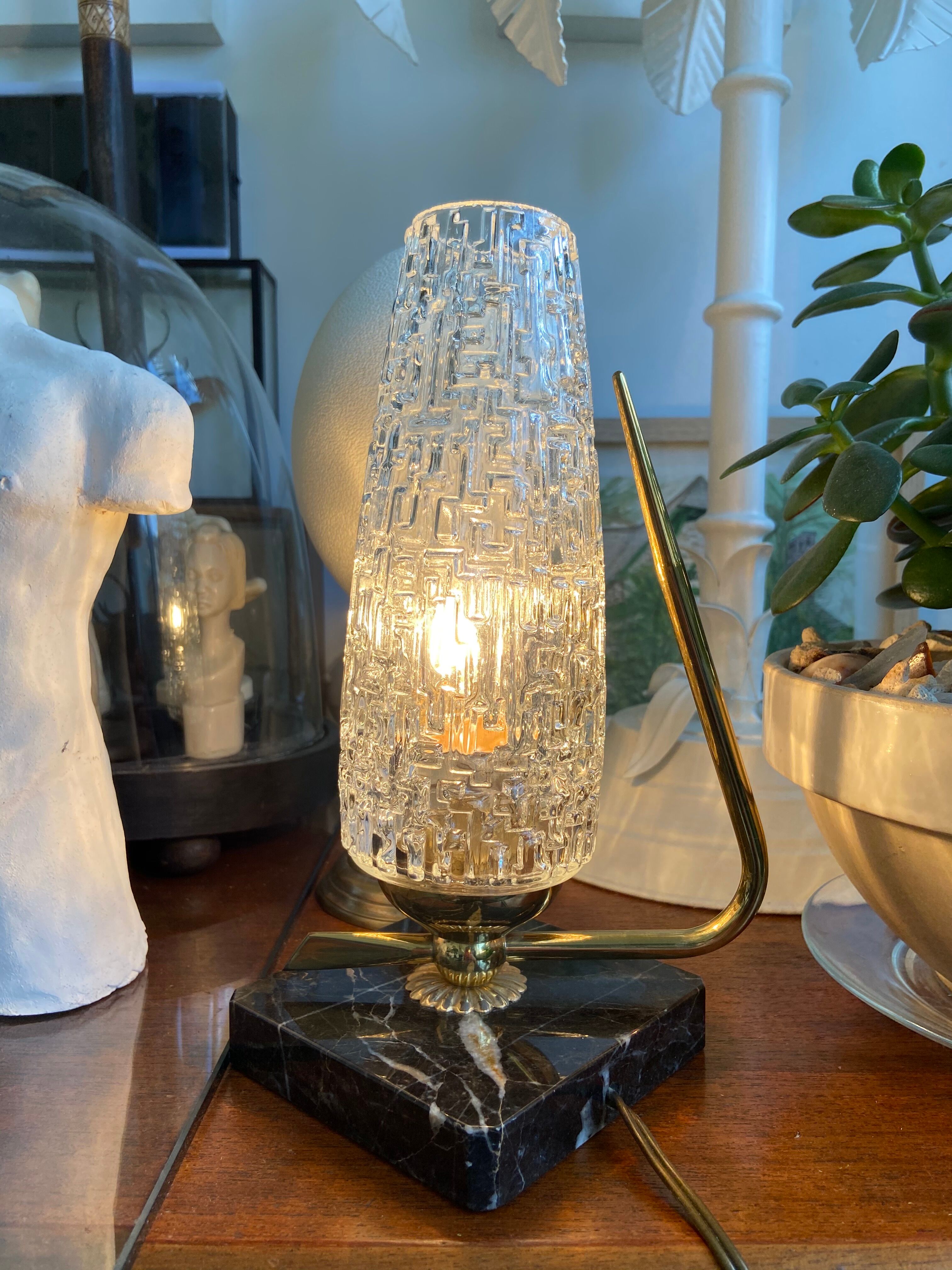 Marble table lamp and chiseled glass