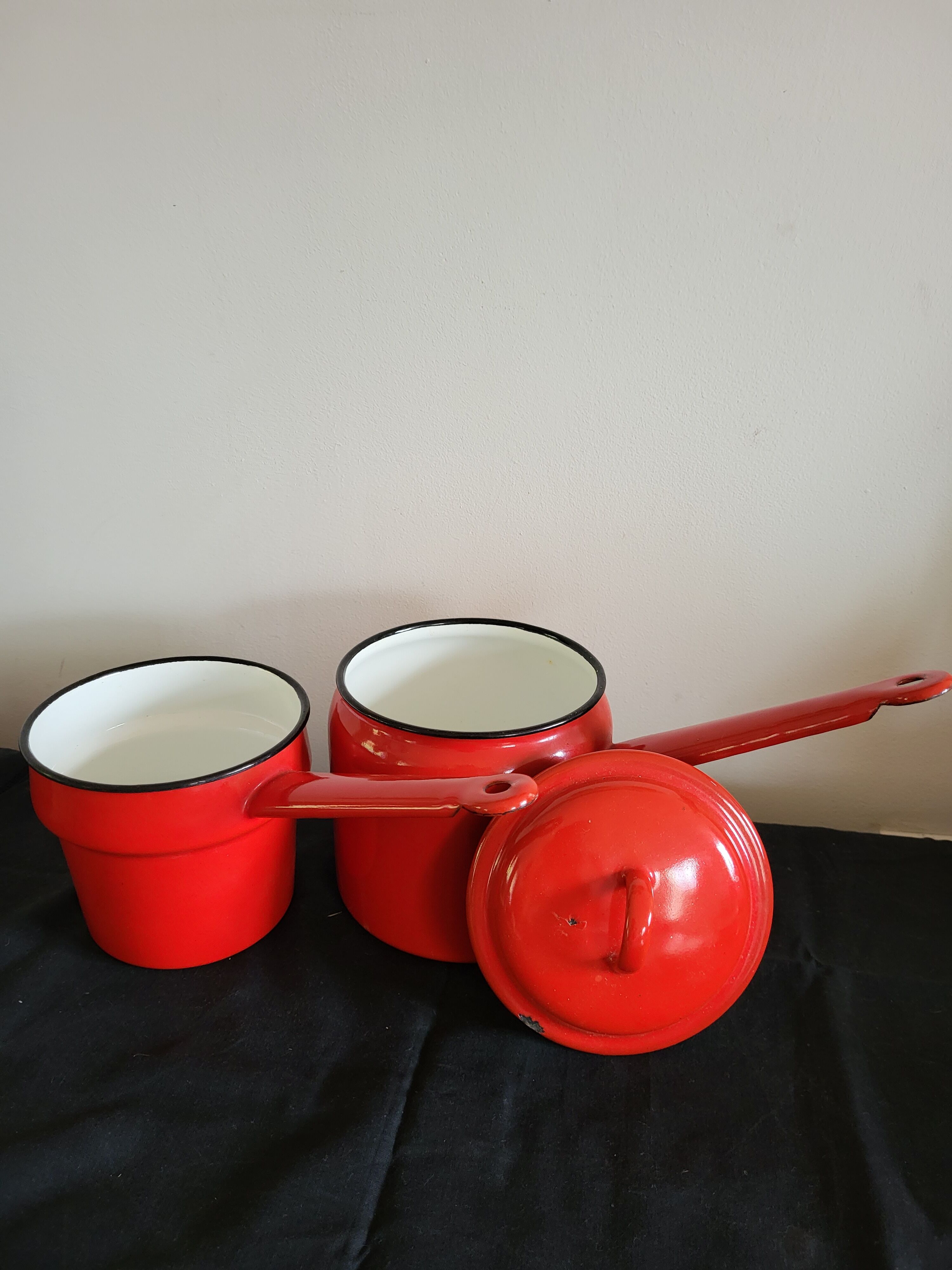 Red kettle in vintage email