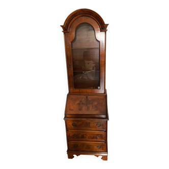 Marquetry chest of drawers