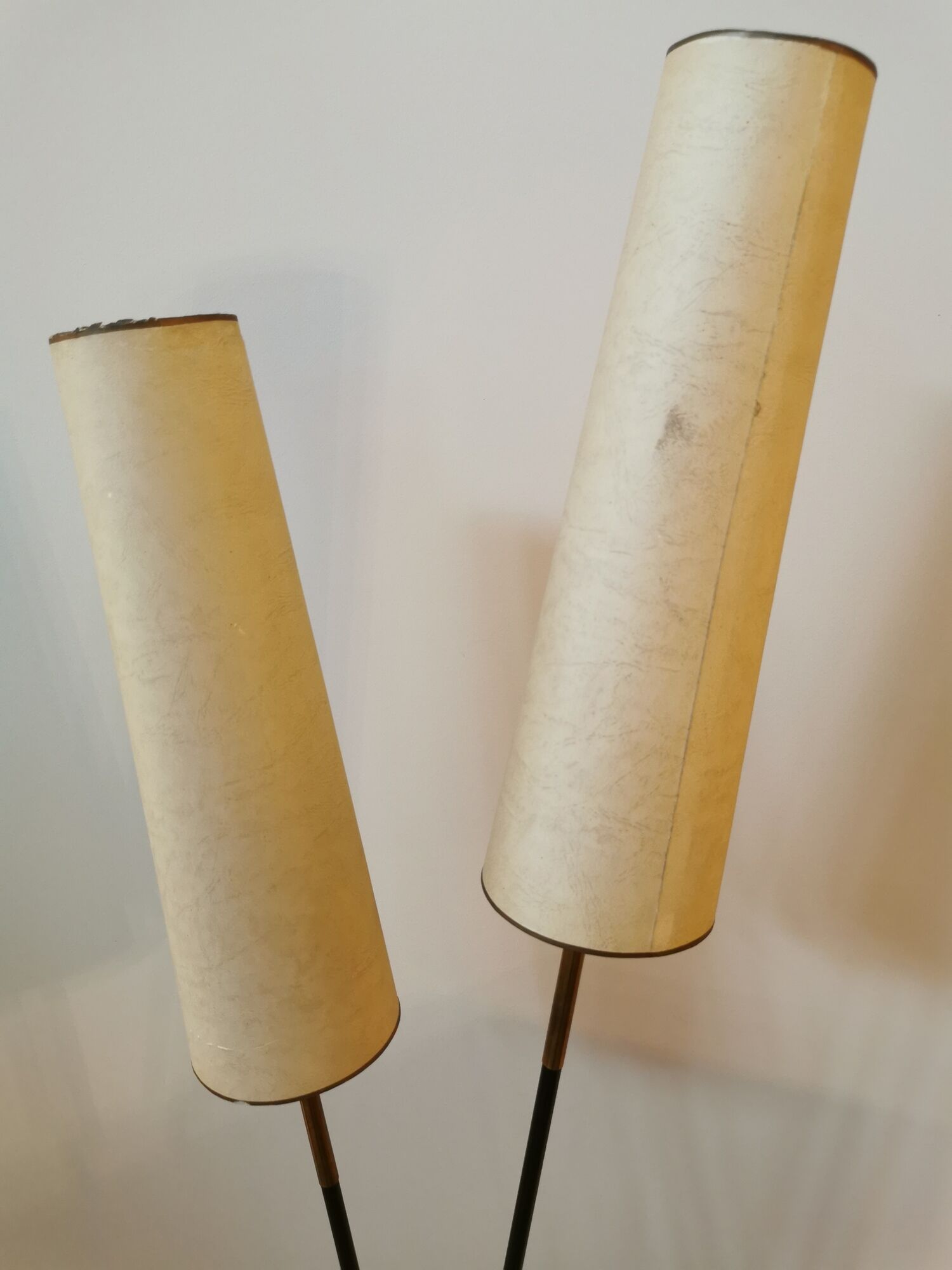 Floor lamp of the 50s with metal and brass foot