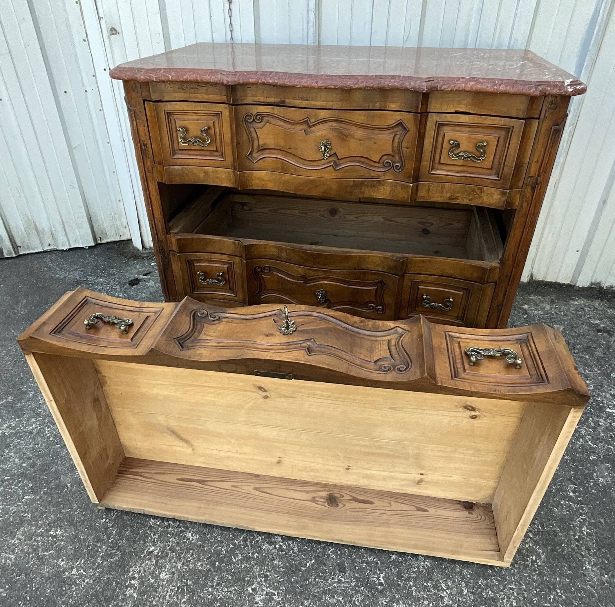 Louis XV Style Walnut Eel Chest of Drawers, Early 19th Century