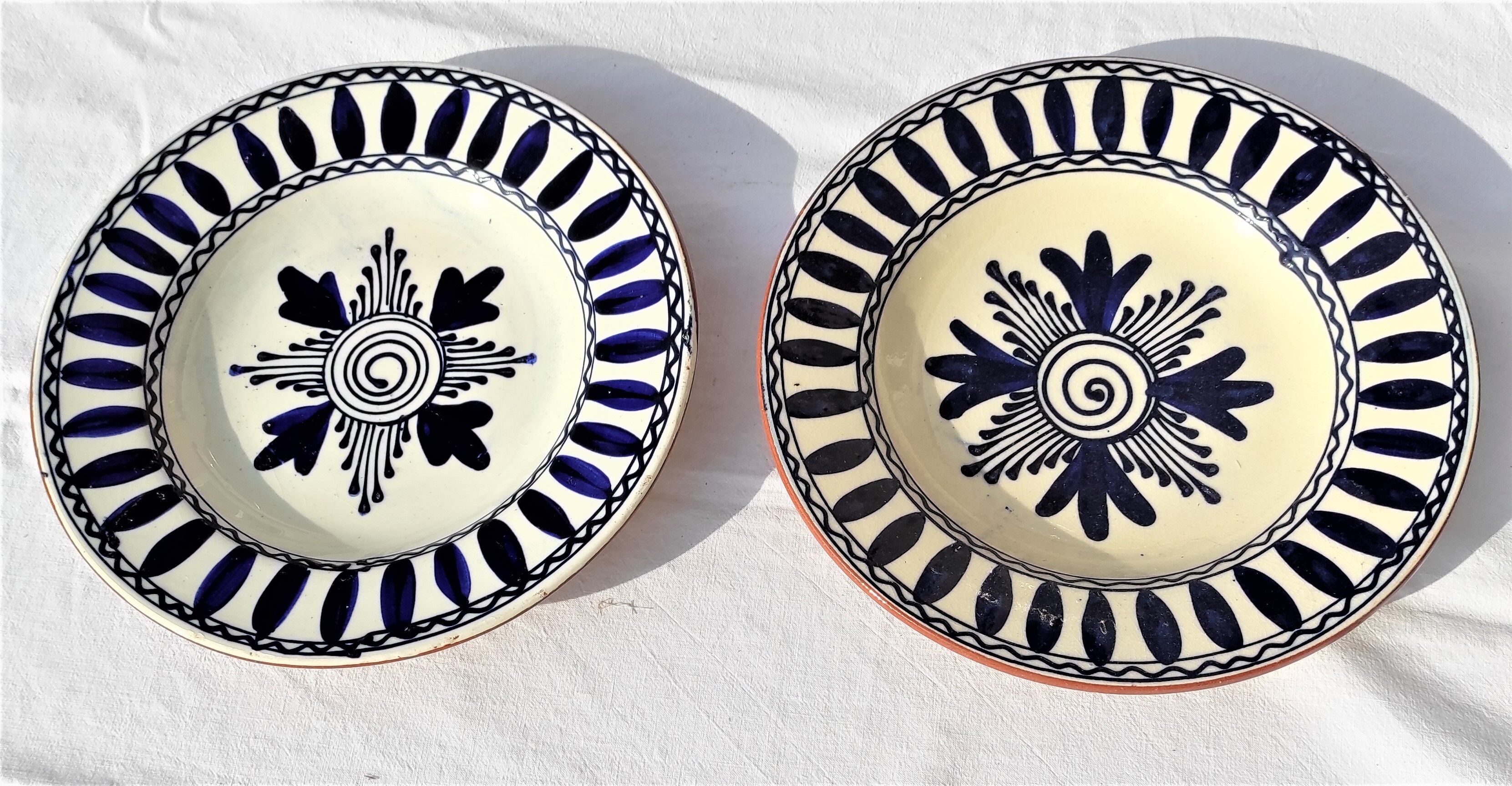 Hand-painted plates with fastening system 1 pair