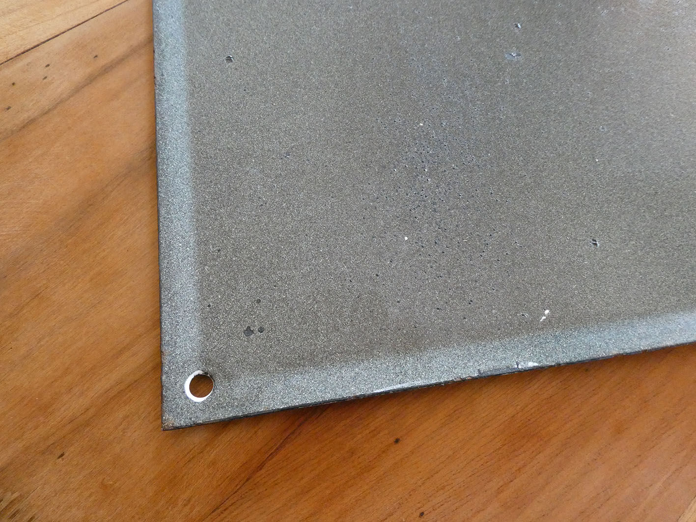 Old plate in enamelled metal "street of the count of Foix"