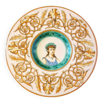 Italian faience plate with a female portrait decoration, Renaissance style.