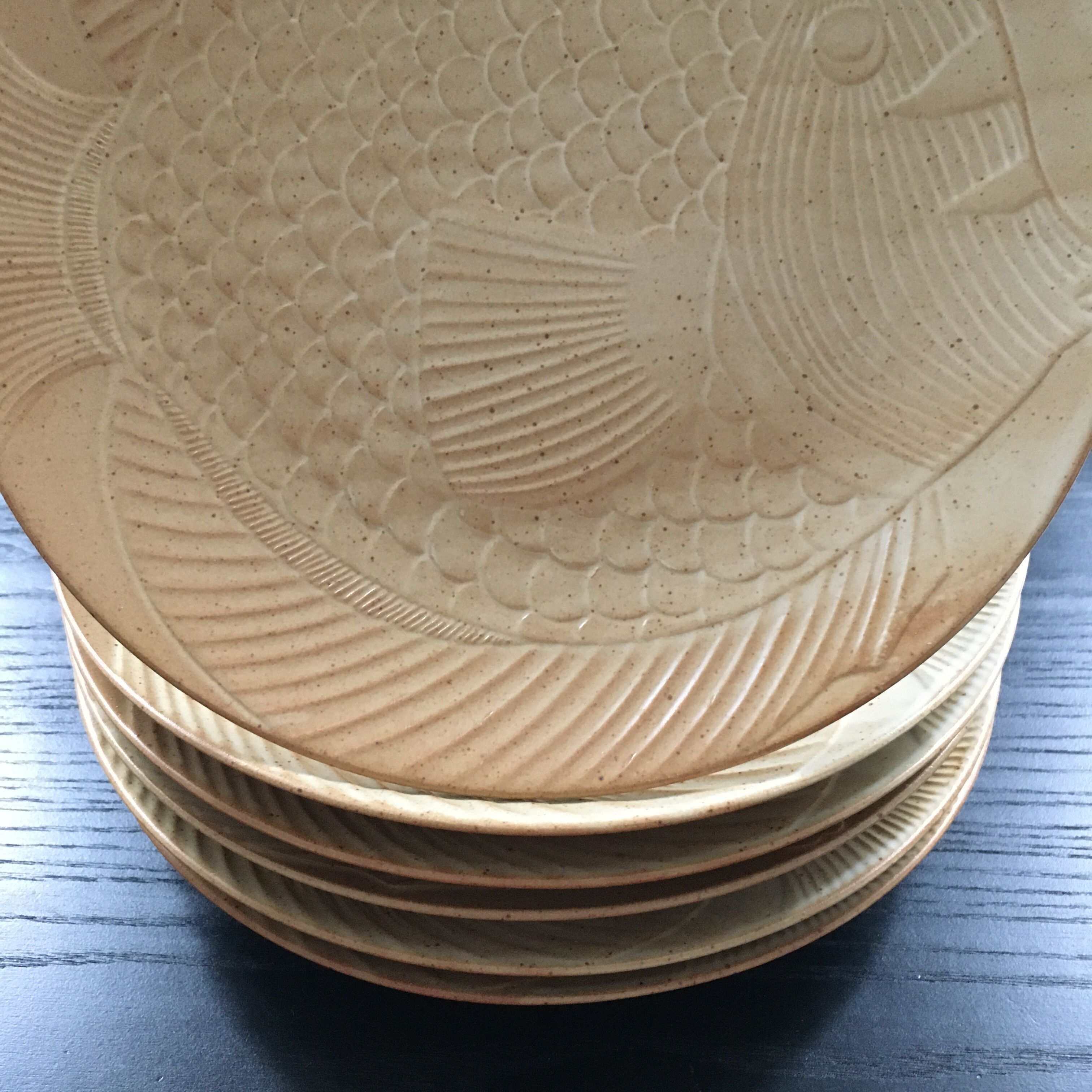 Lot of 6 fish-decorated plates.