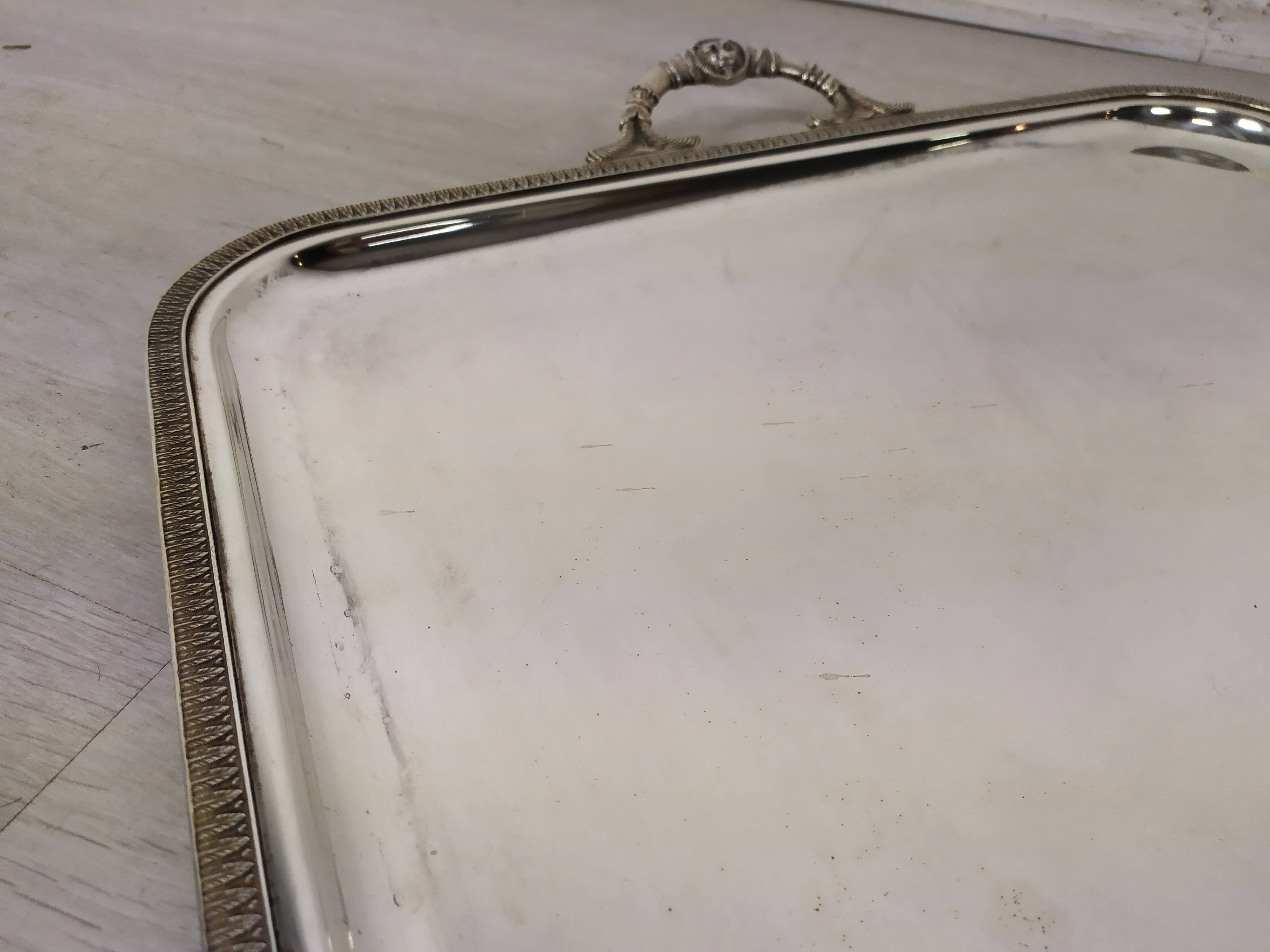 Empire silver metal top