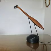 Lampe de bureau zoomorphe en merisier et polycarbonate