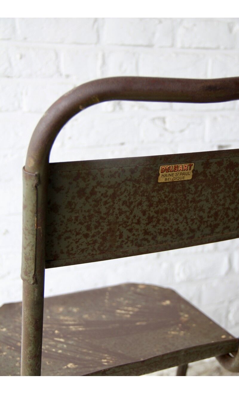 Chaise en métal