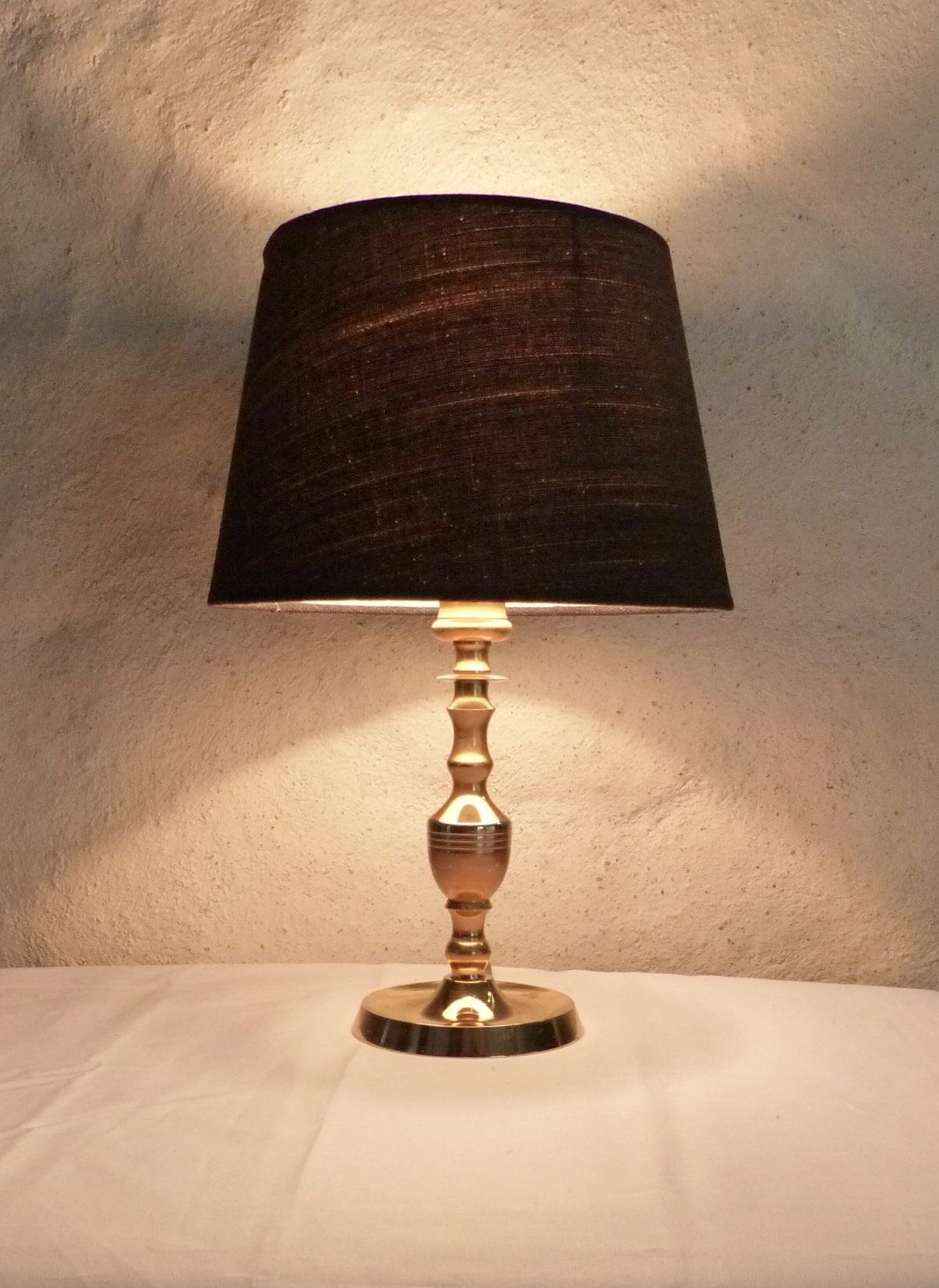 Table lamp