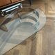 Table basse ovale design années 70 en verre et pieds chromé « S »