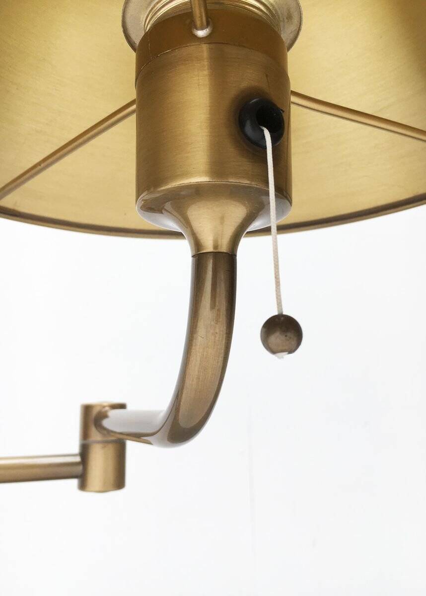 Lesan floor lamp in vintage German brass, Hollywood Regency style by Florian Schulz, 1970s.