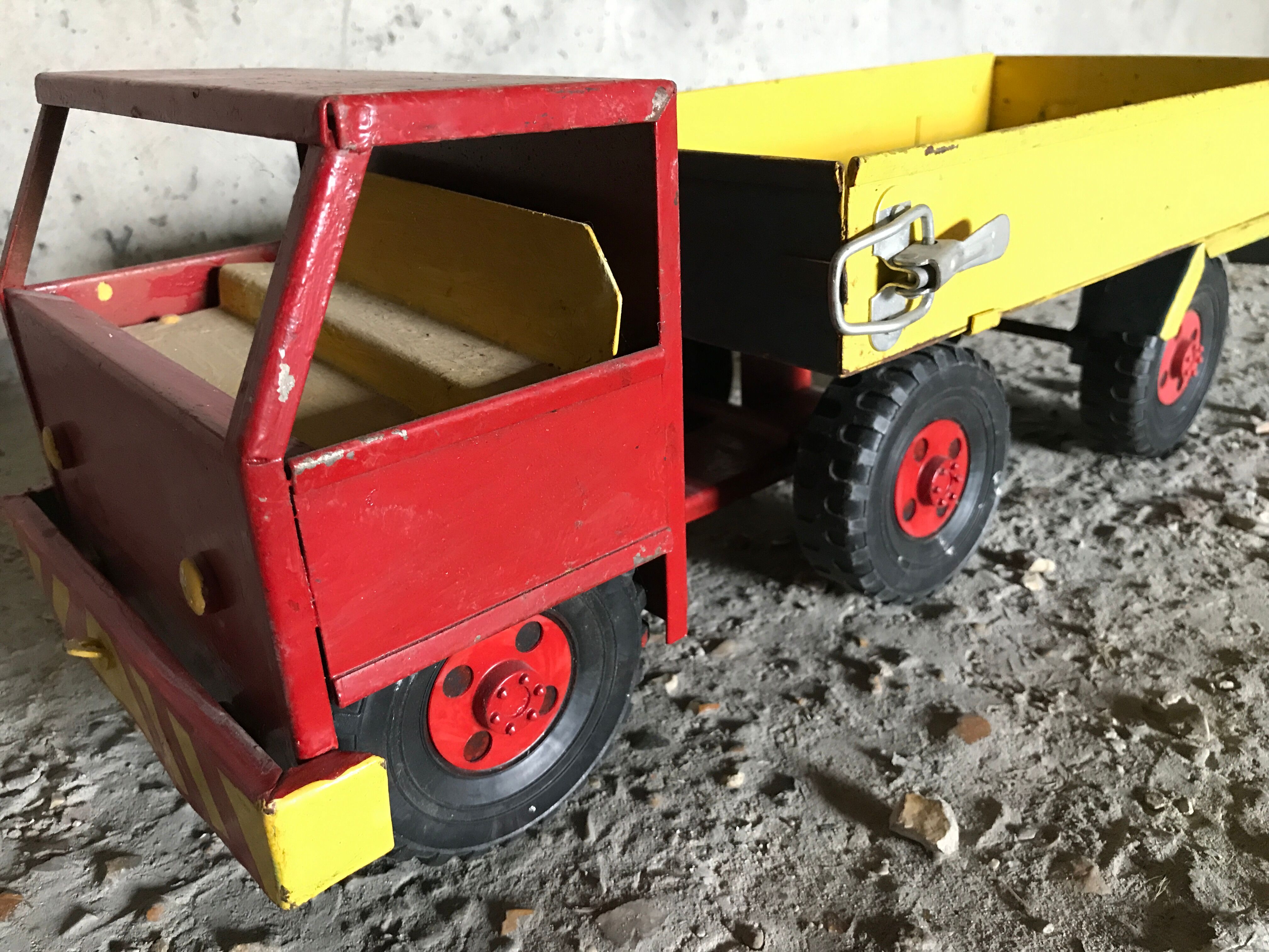 Former 50s metal dump truck vintage
