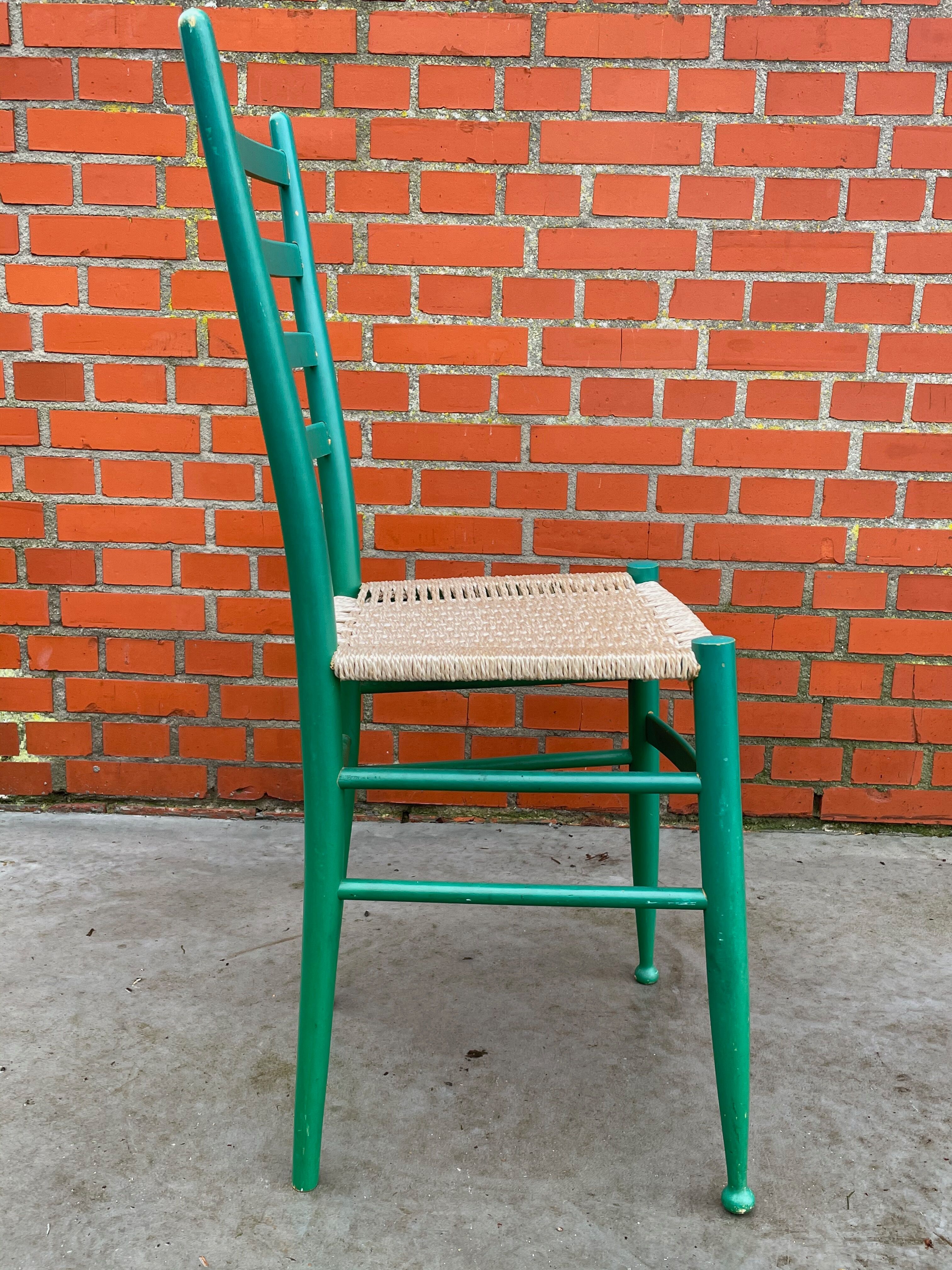 Lot de 4 chaises en bois dans le modèle italien de Chiavari