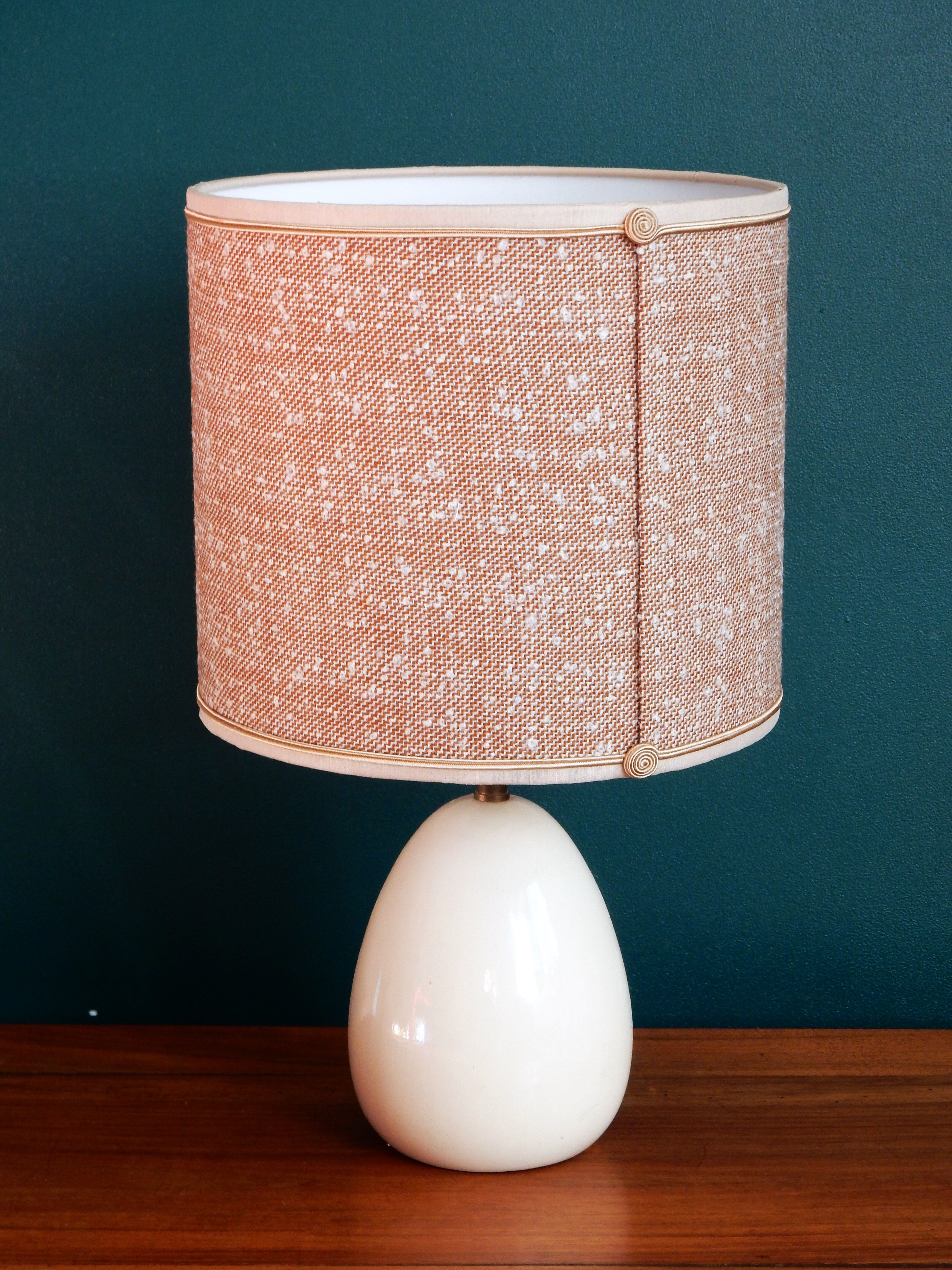 Table lamp in wool tweed and foot in cream color wood