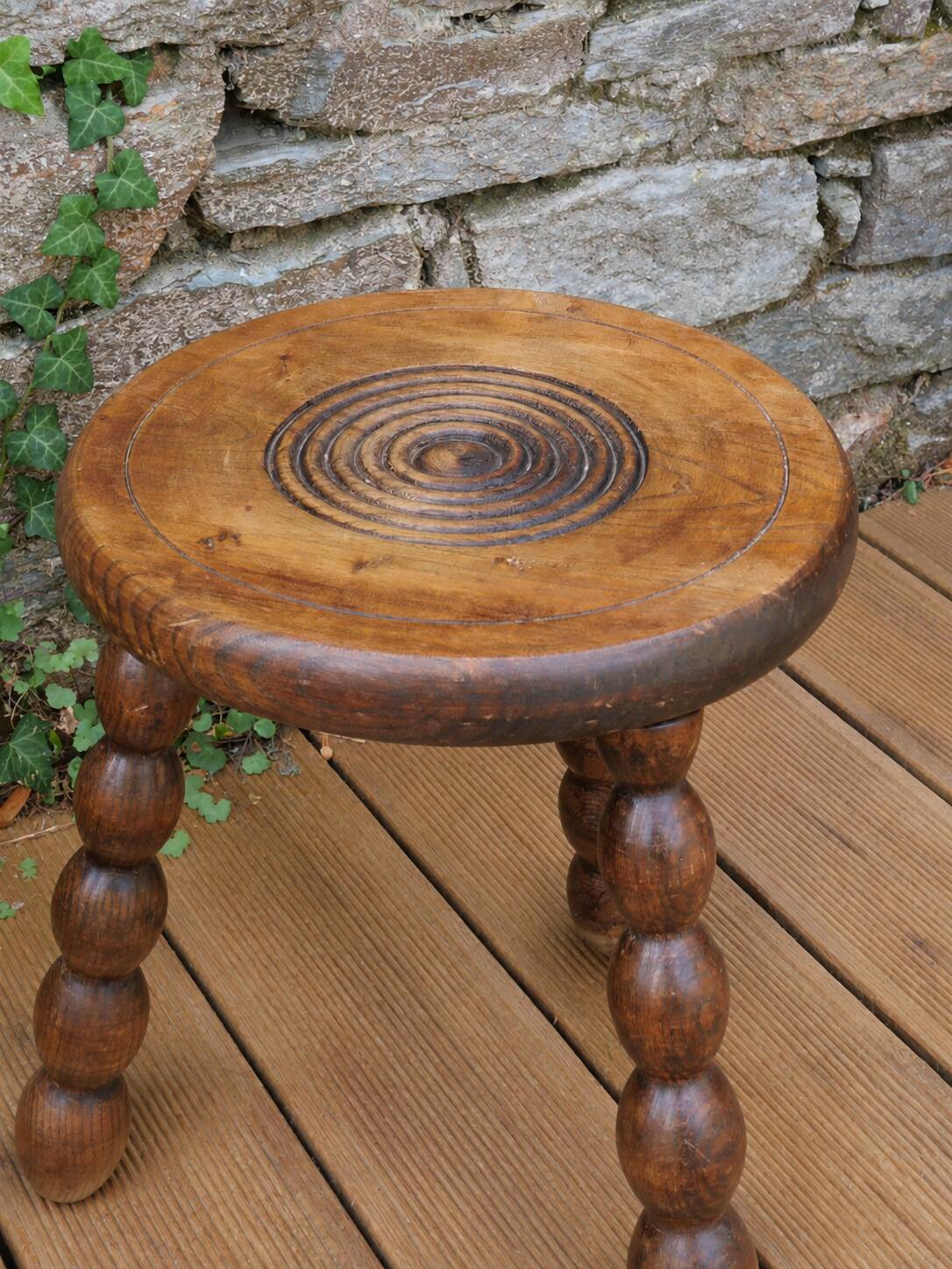 Tabouret tripode en bois, pieds en bois tourné