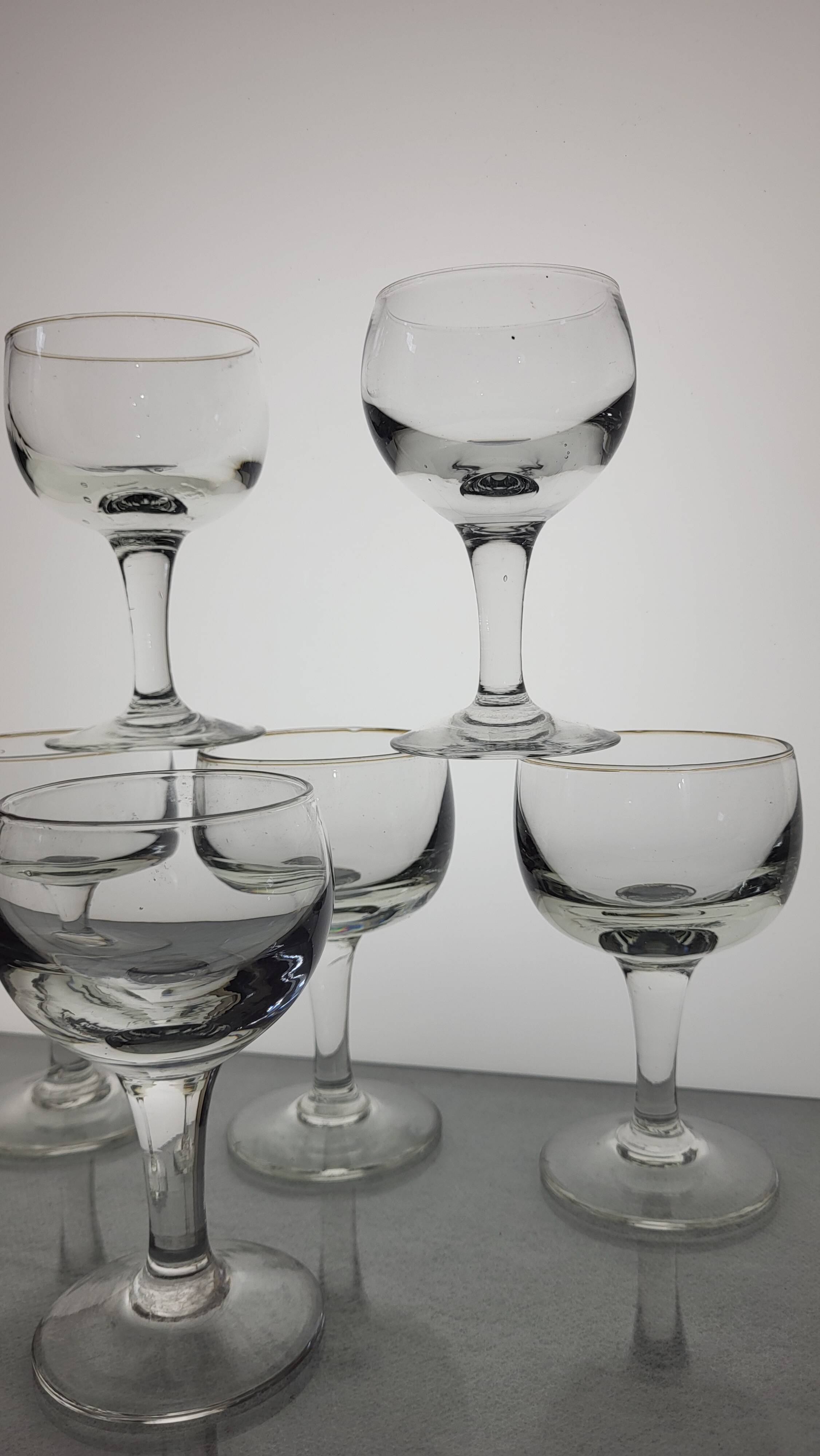 6 bistro wine glasses