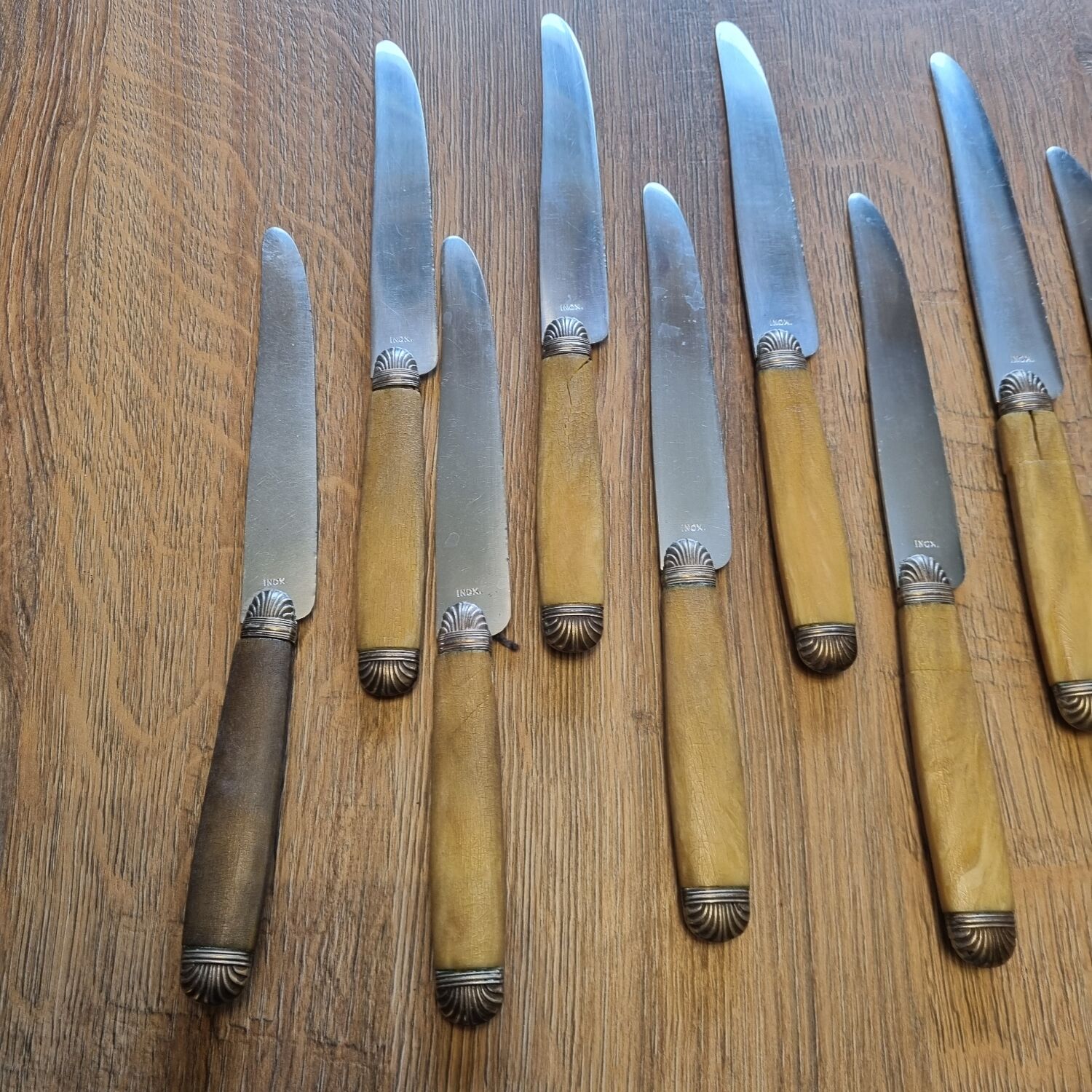 11 horn and silver knives from 1940