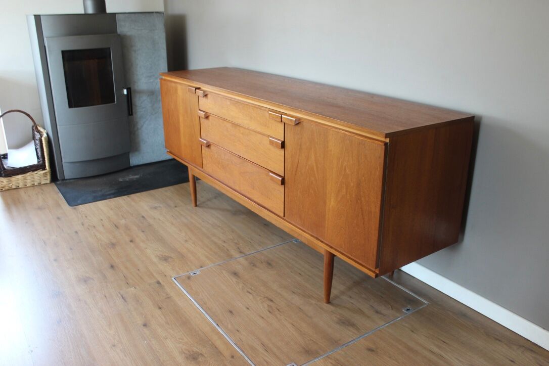 Vintage Scandinavian style teak line by Austinsuite 60s