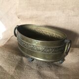 Small oval brass garden cut