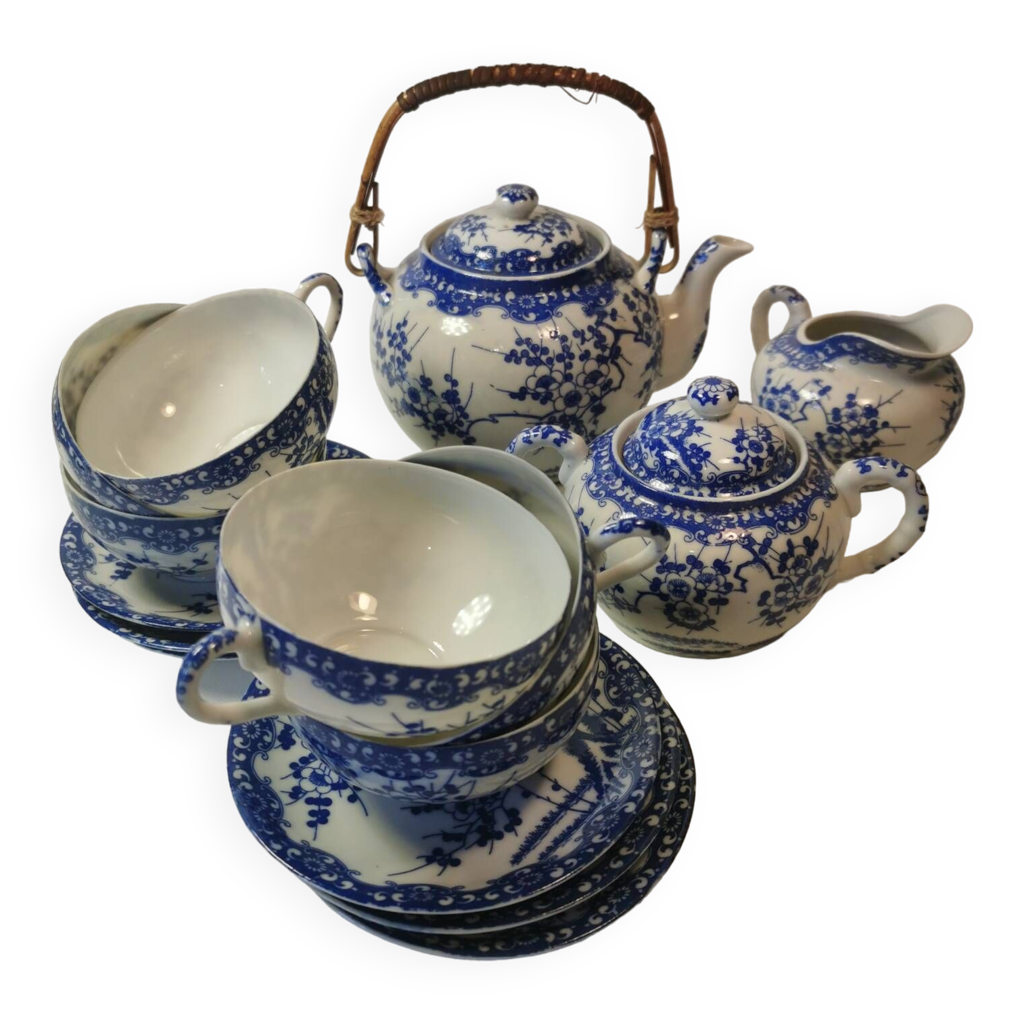 Porcelaine du Japon Service thé pour 6 personnes décor polychrome