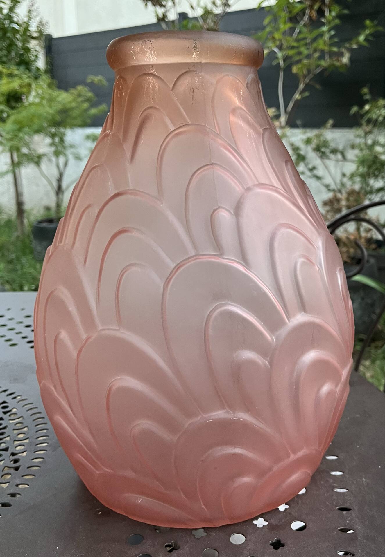Vase art déco verre moulé dépoli années 30
