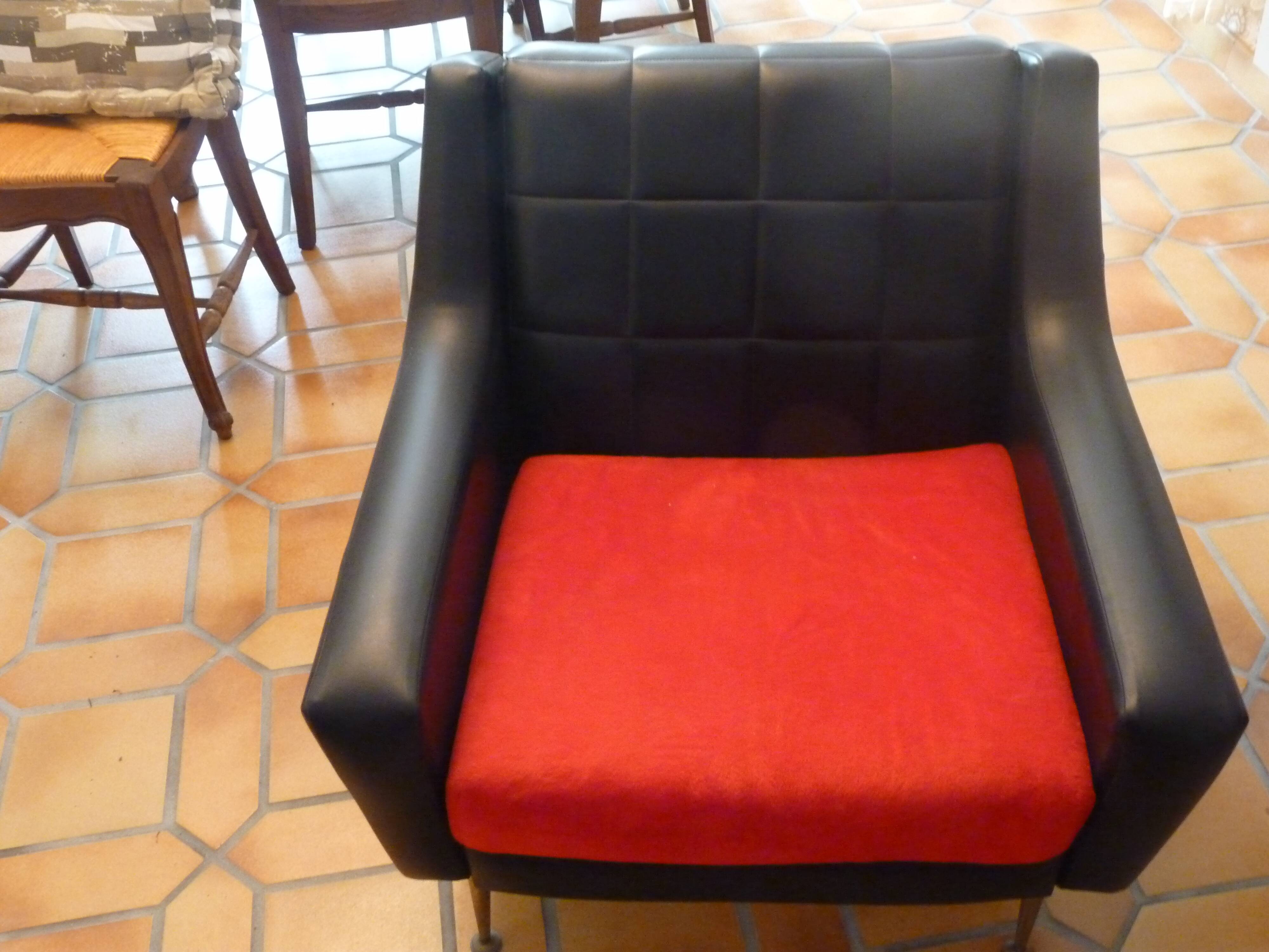 Armchair in skaï and velvet