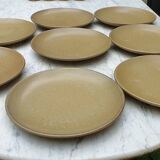 8 Assiettes plates en grès