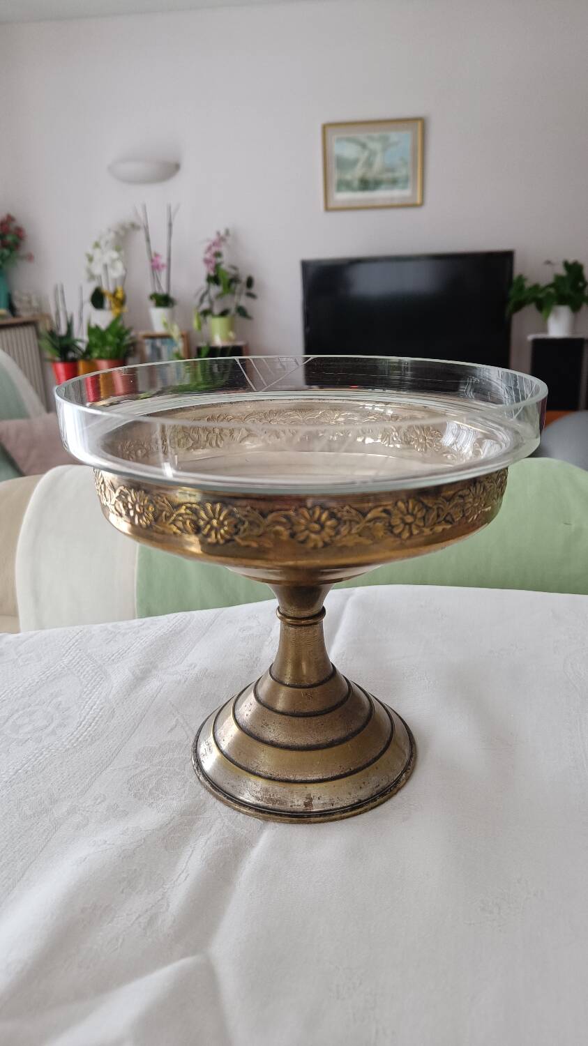Vintage Art Deco brass cup