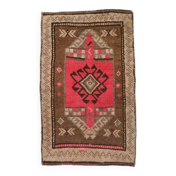 2x2 Brown Pink Classic Vintage Rug, 48x75Cm