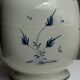 Vase en faïence blanche décor bleu O. HIPER