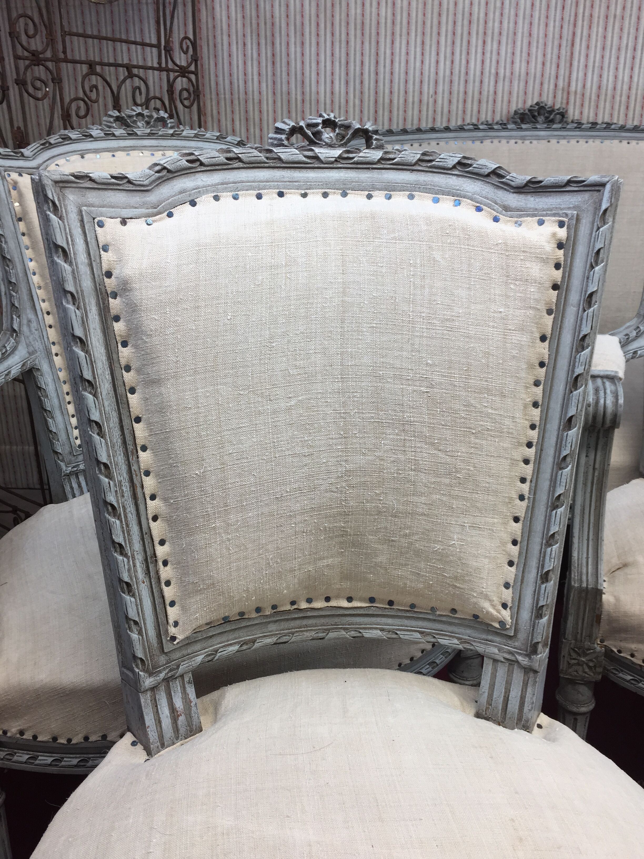 Louis XVI style wooden living room, nineteenth century, consisting of 5 elements completely renovated