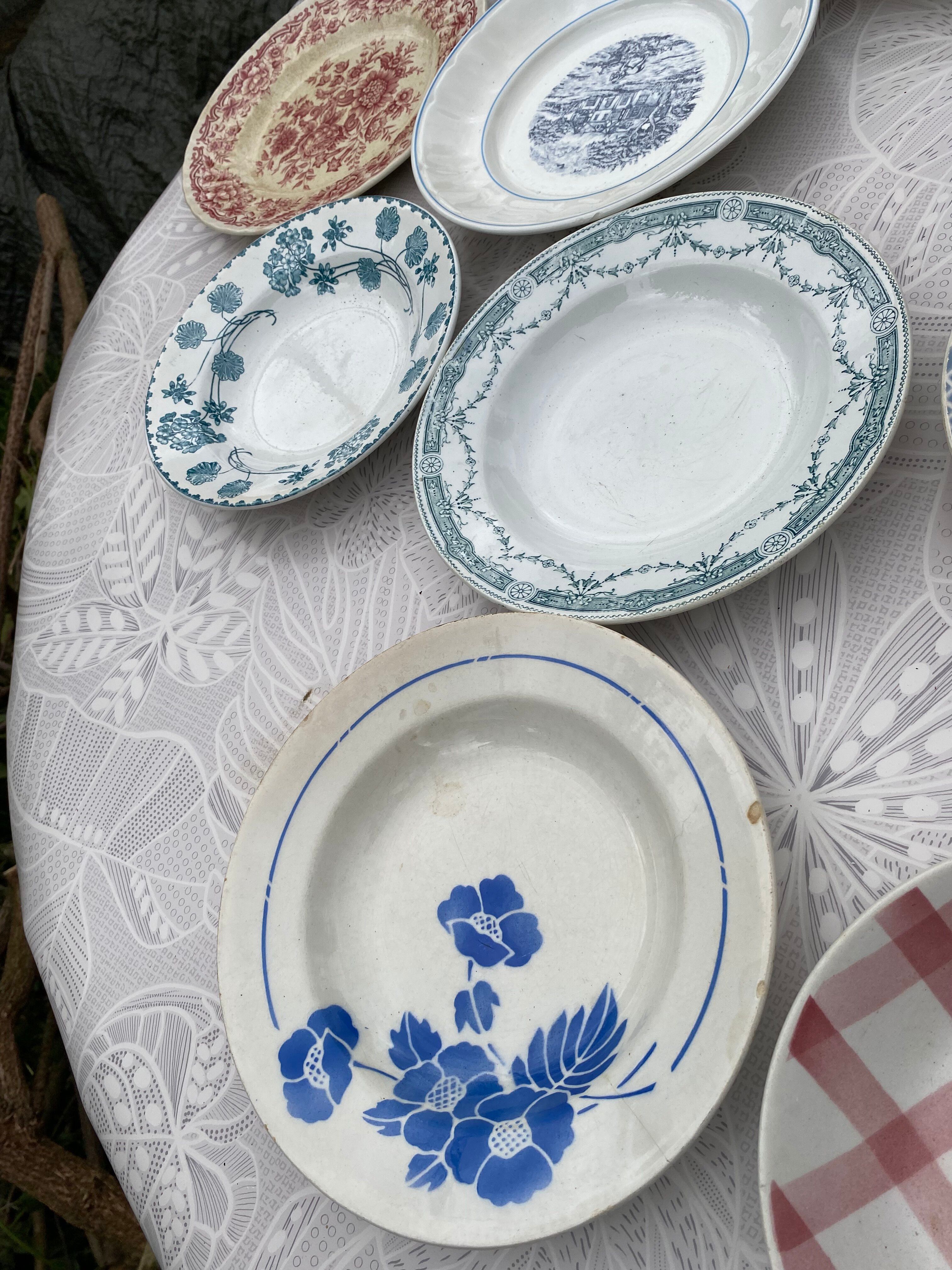 Set of 15 vintage soup plates - Varied earthenware - Vintage charm
